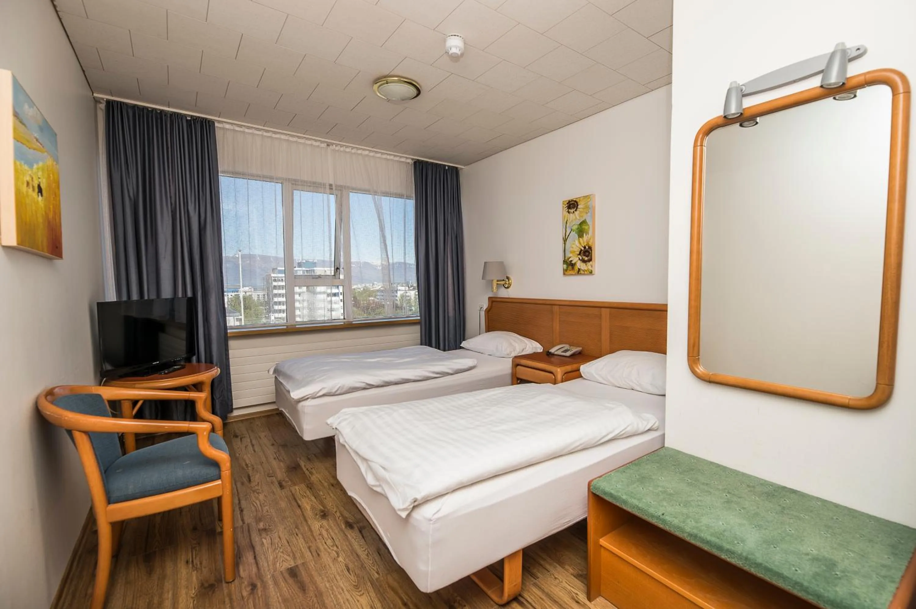 Photo of the whole room, Bed in Hotel Orkin