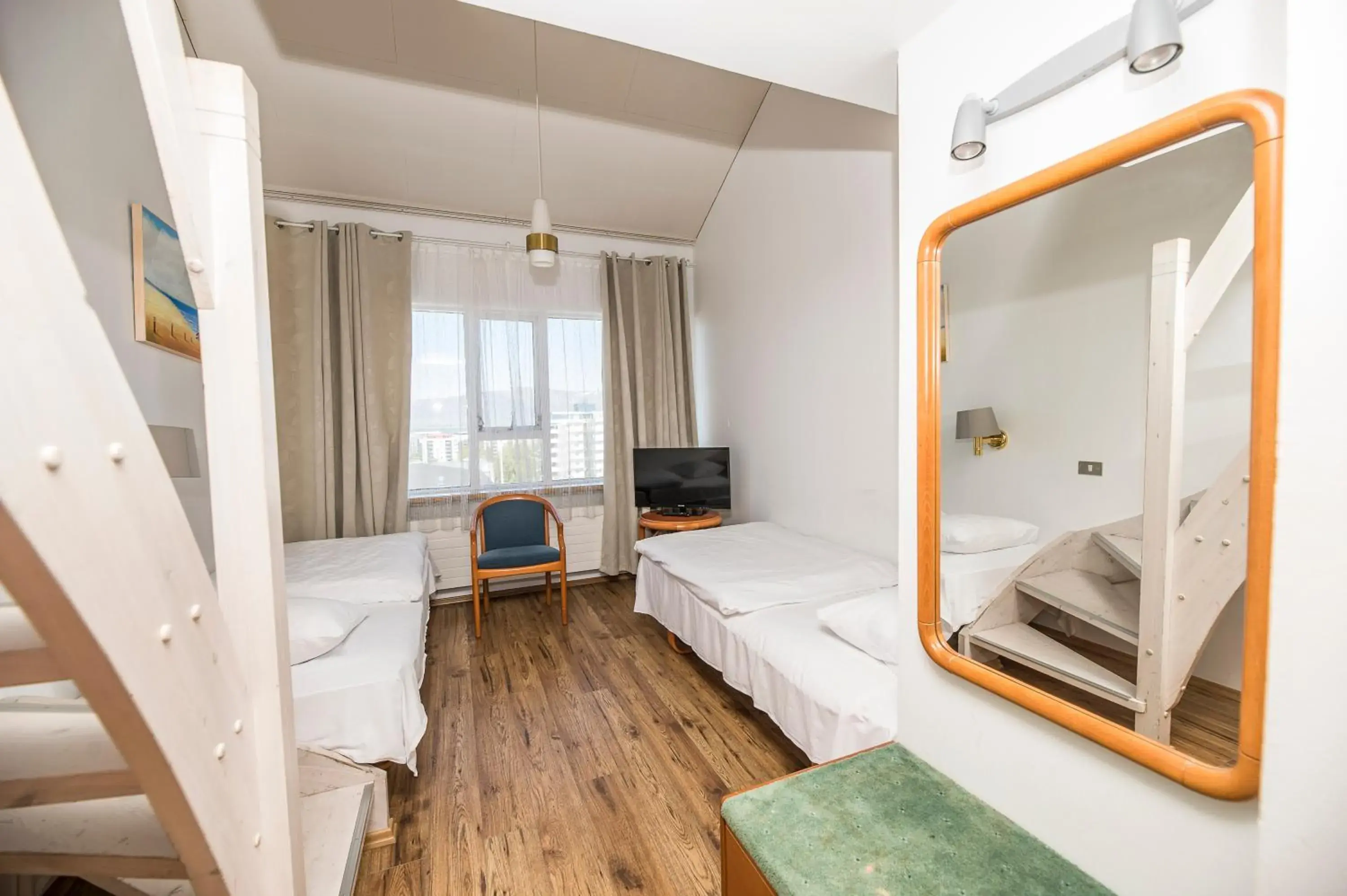 Triple Room with Private Bathroom in Hotel Orkin Triple Room with Private Bathroom in Hotel Orkin