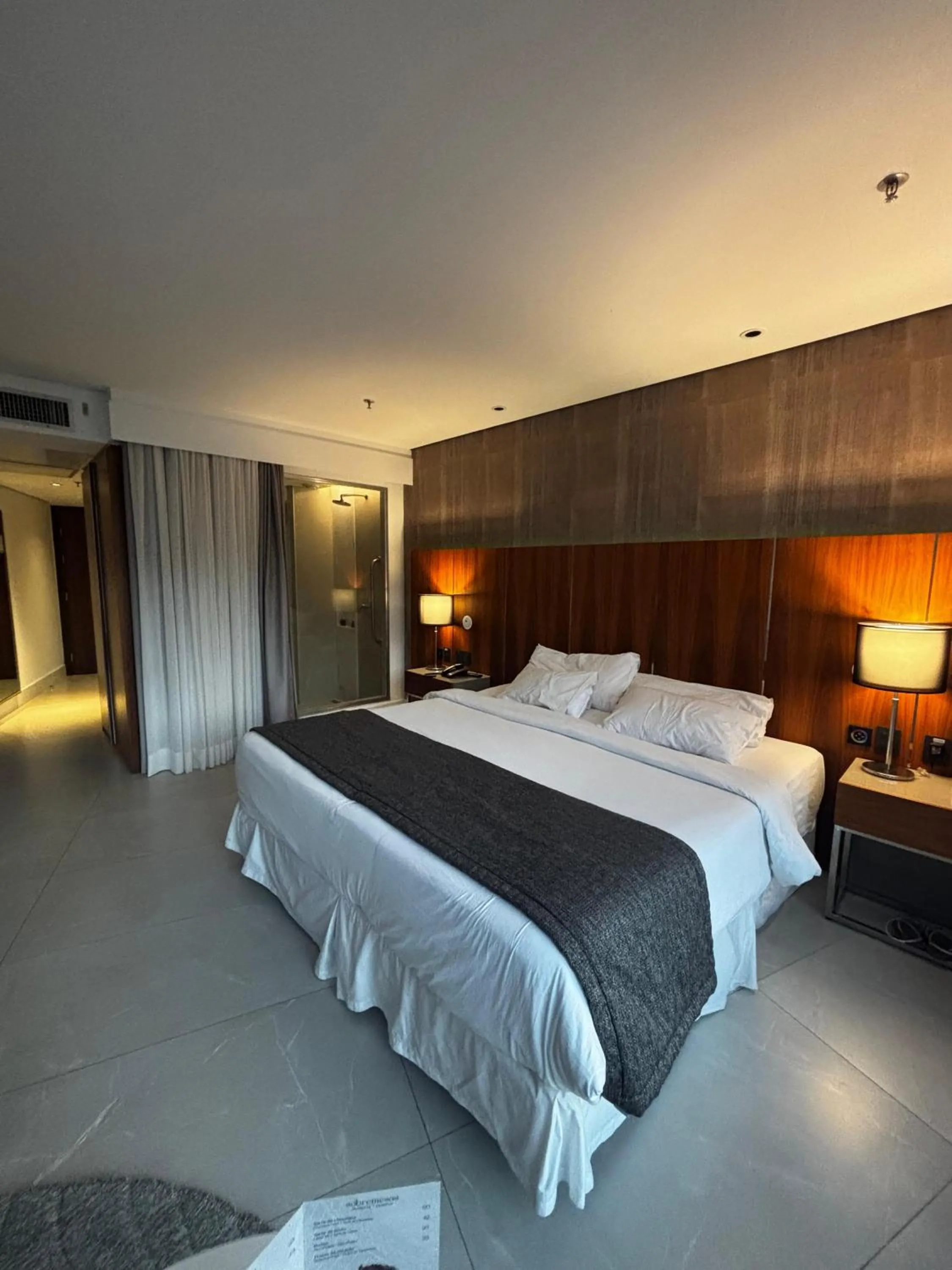 Luxuoso Hotel Nacional - Suíte com Banheira