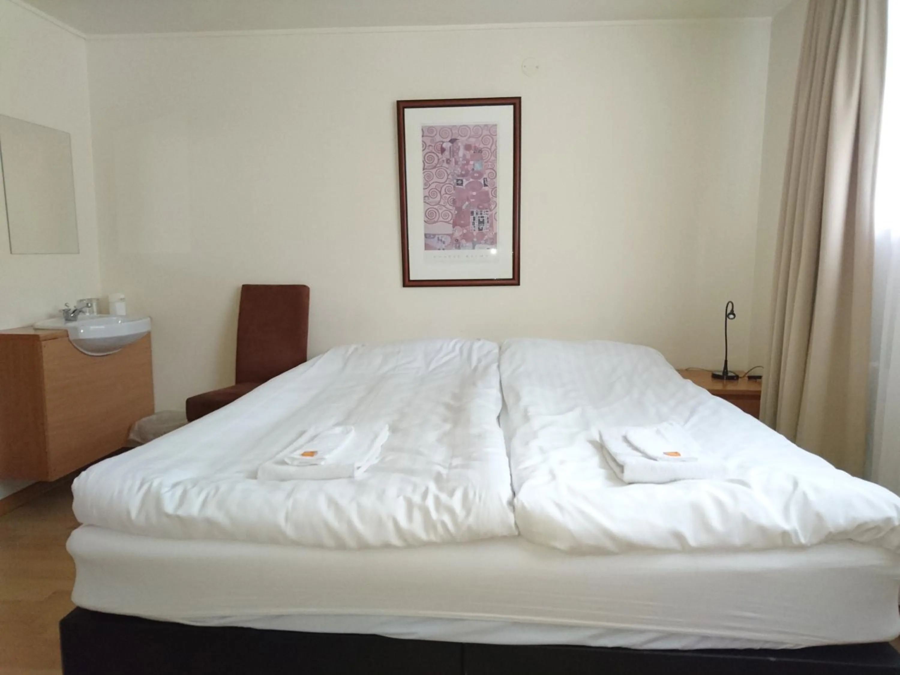 Bedroom, Bed in Alba Guesthouse