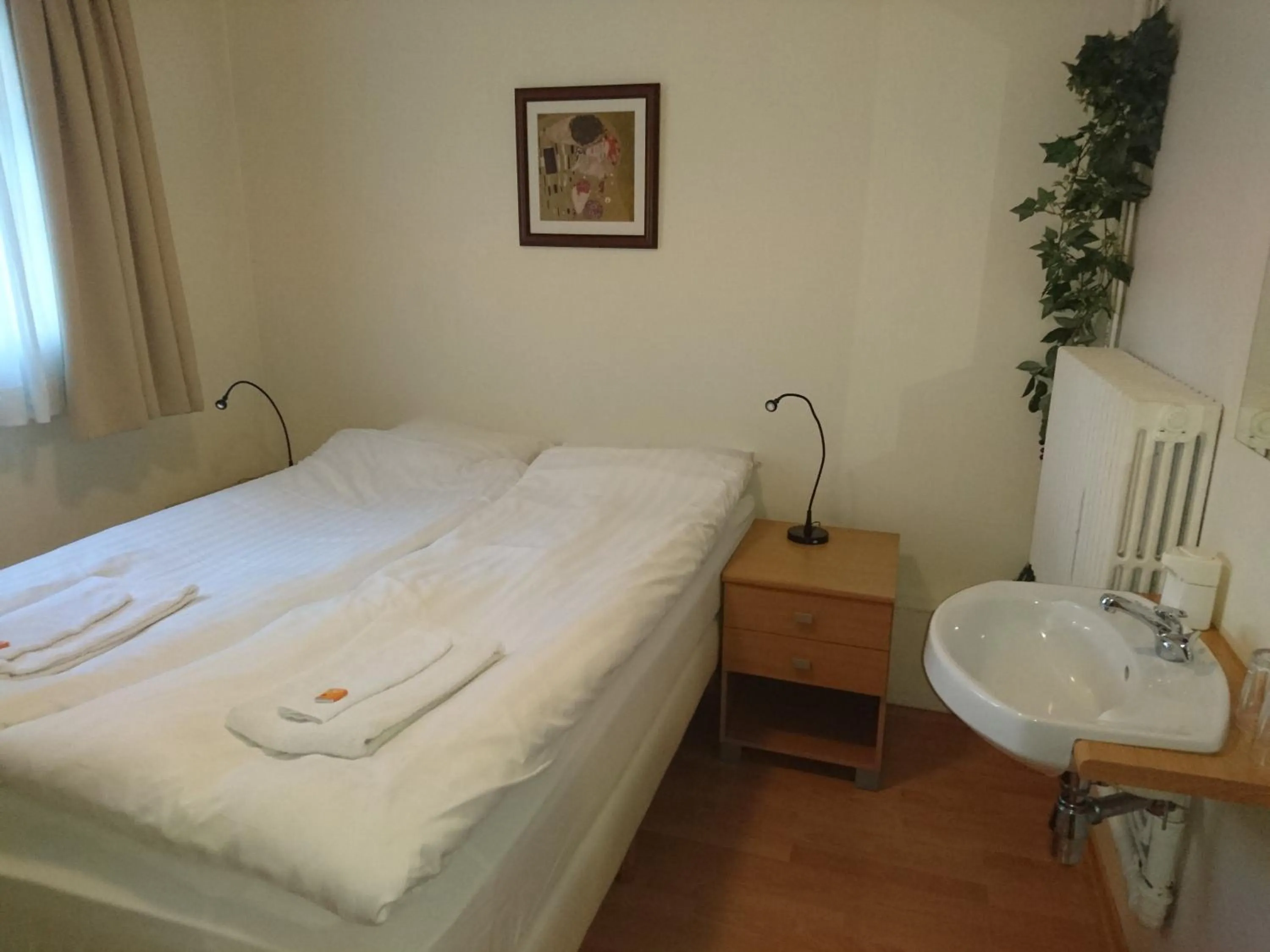 Bedroom, Bed in Alba Guesthouse