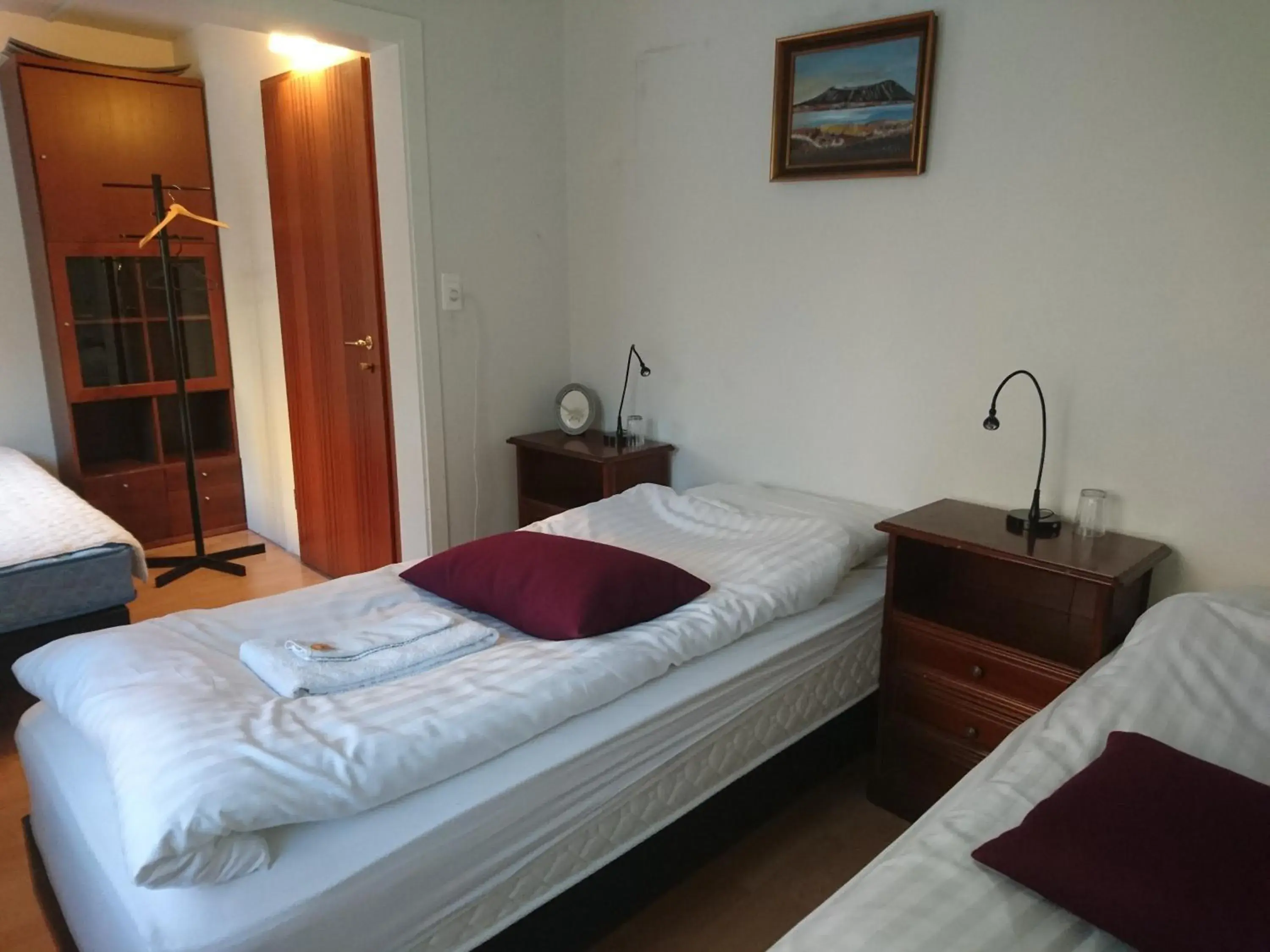 Triple Room with Shared Bathroom in Alba Guesthouse Triple Room with Shared Bathroom in Alba Guesthouse
