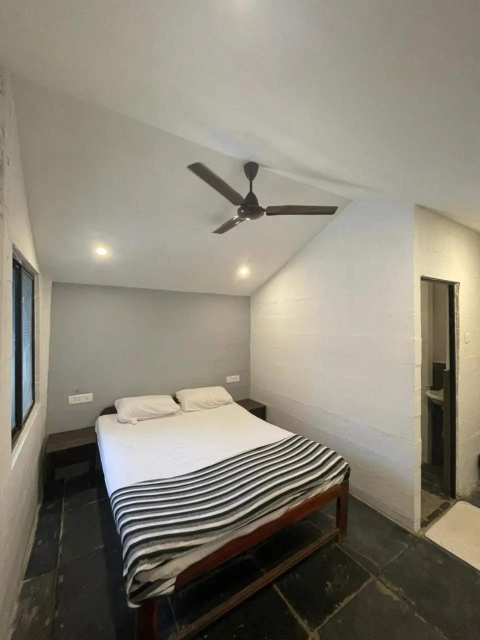 Bed in 12 Monks - Beachfront Hostel