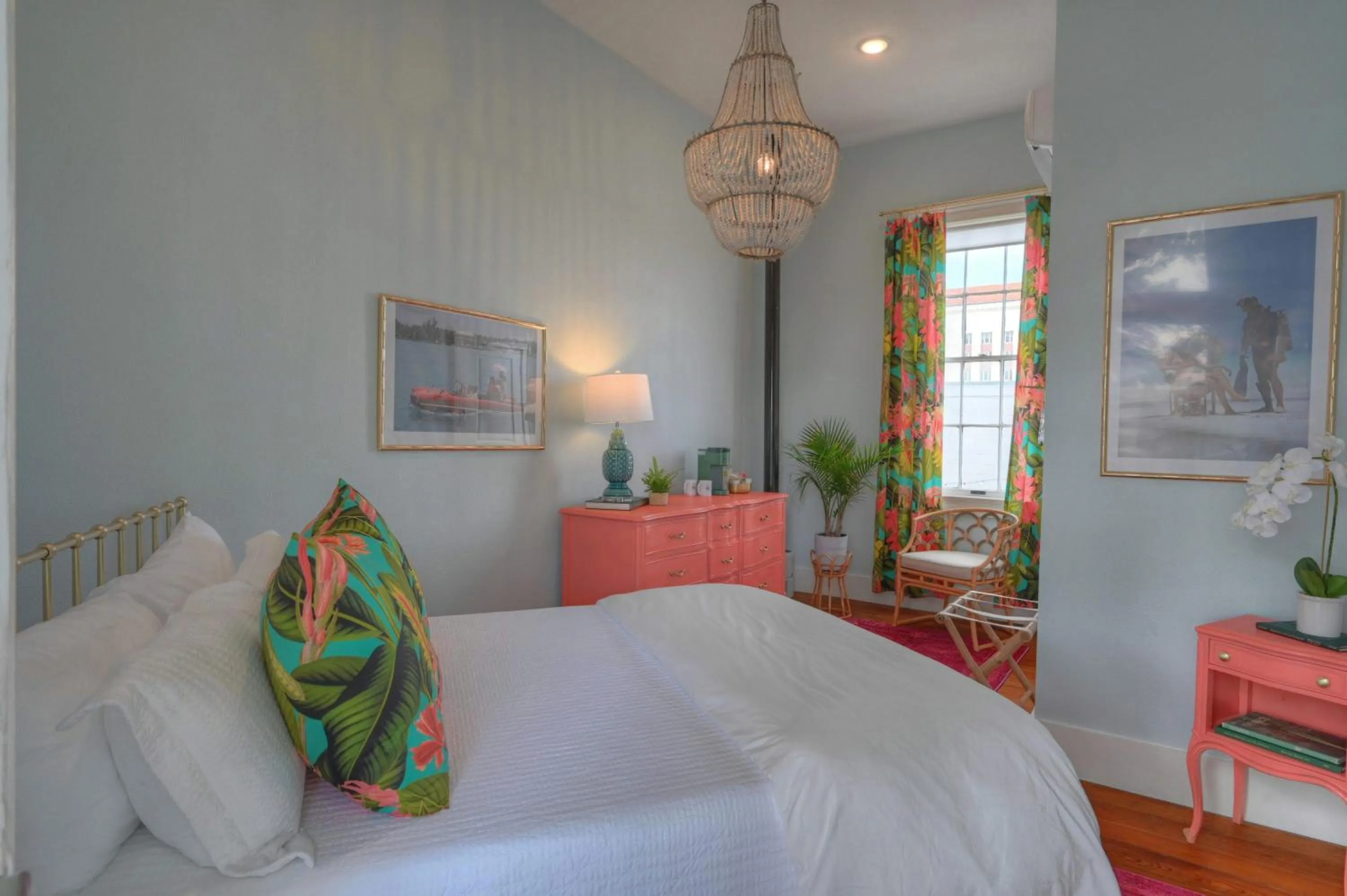 Bed in Sugar's INN Room #1