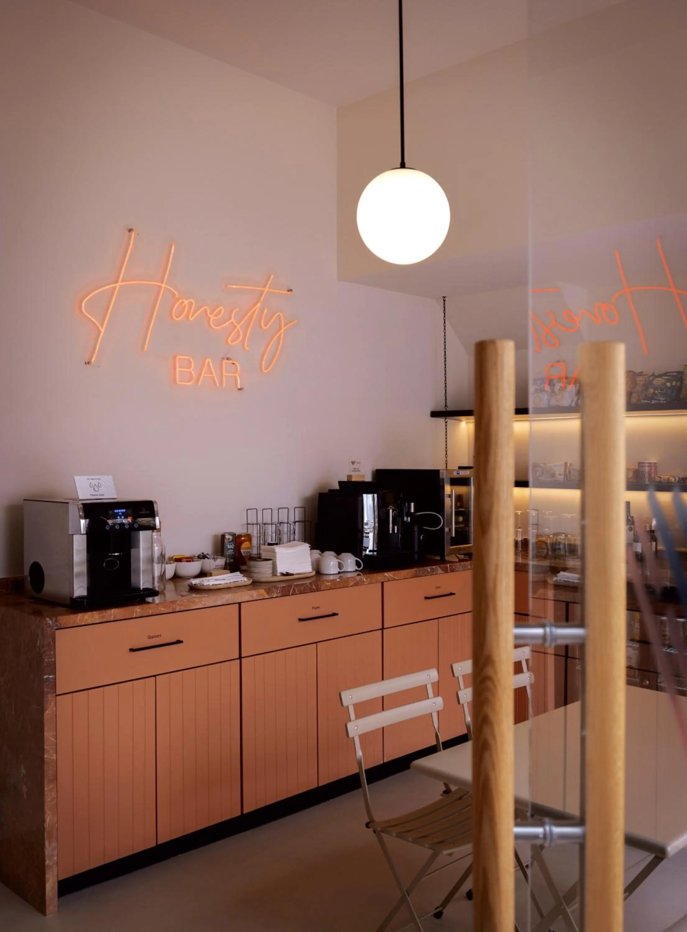 Coffee/tea facilities in Heart Hotel