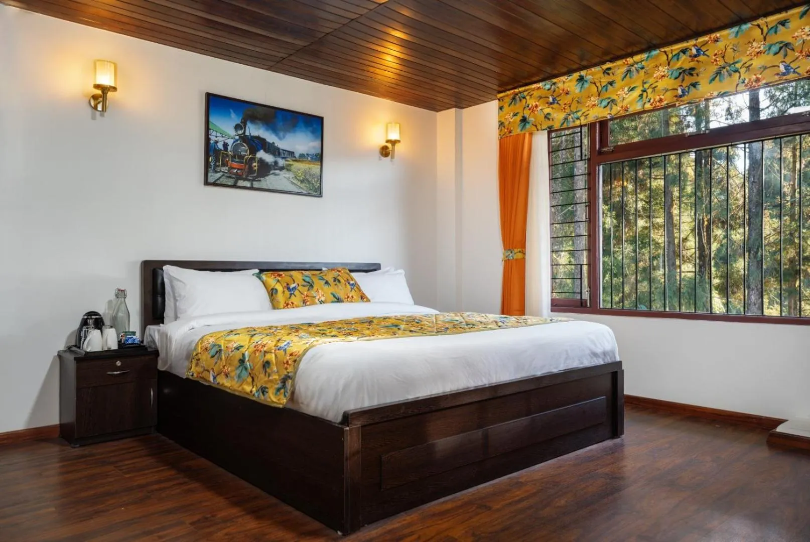 Bed in Summit Sherpa Mountain Hotel & Spa