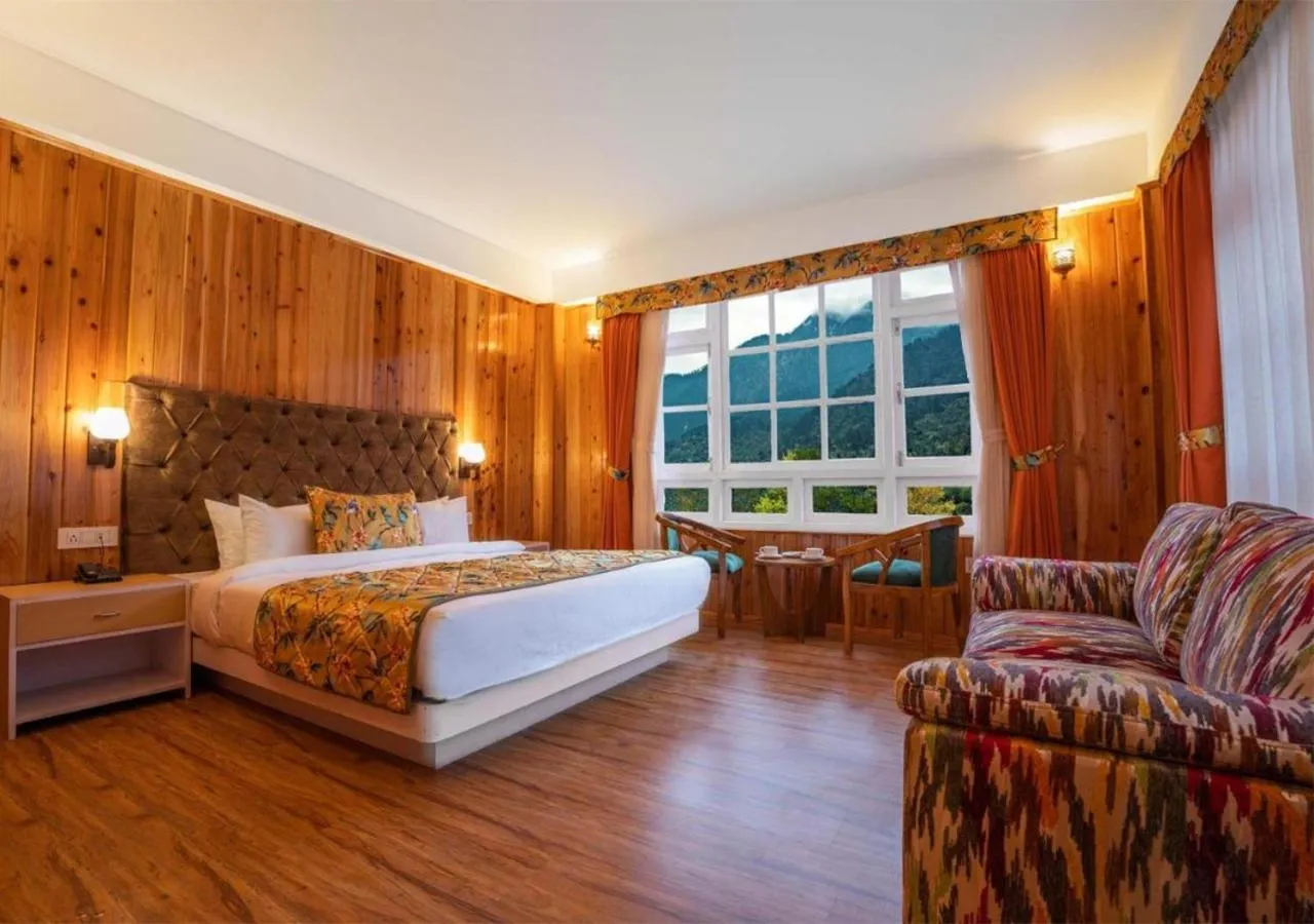 Photo of the whole room, Bed in Summit Gangchen Hotel
