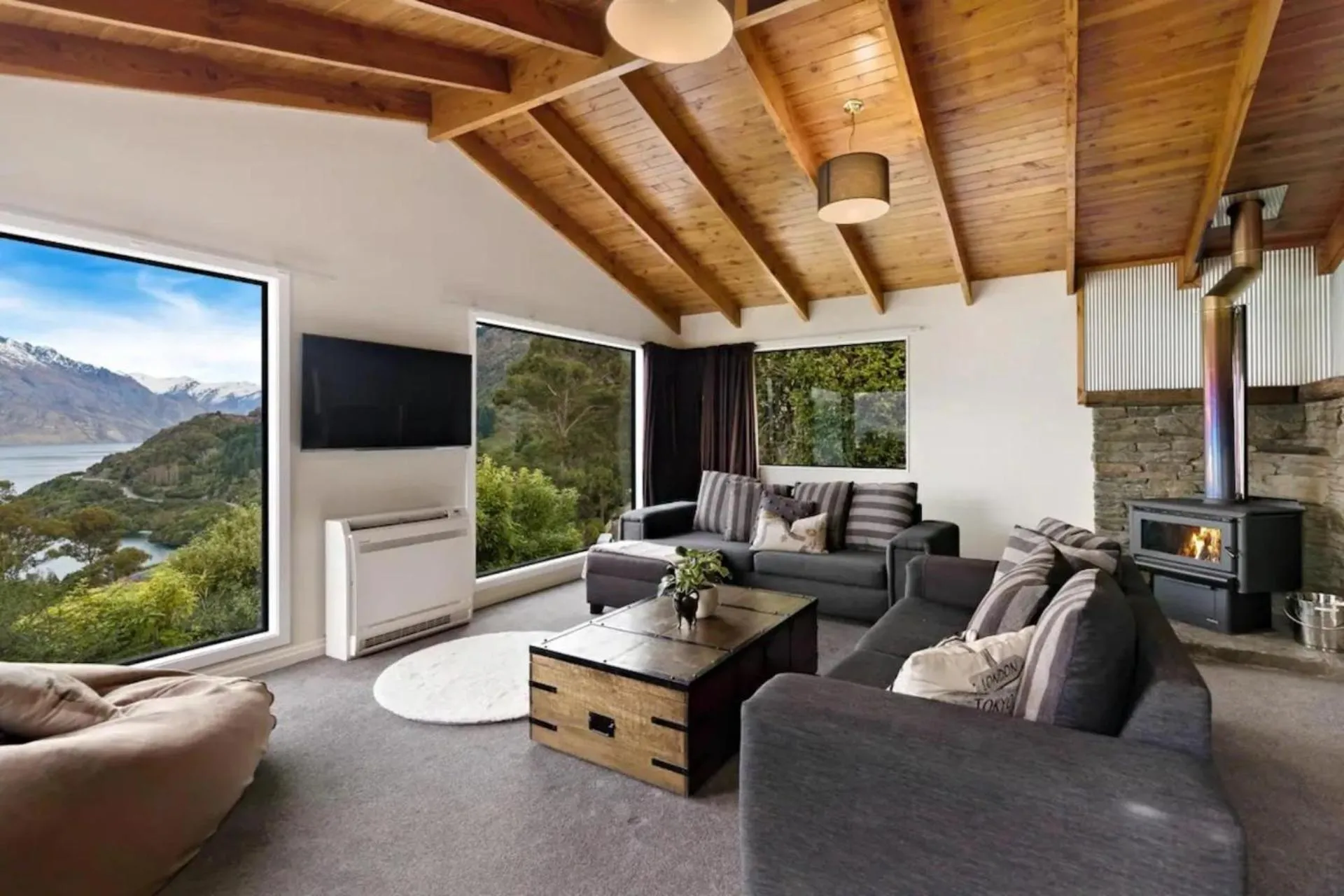 The Alpine - Queenstown Holiday Home