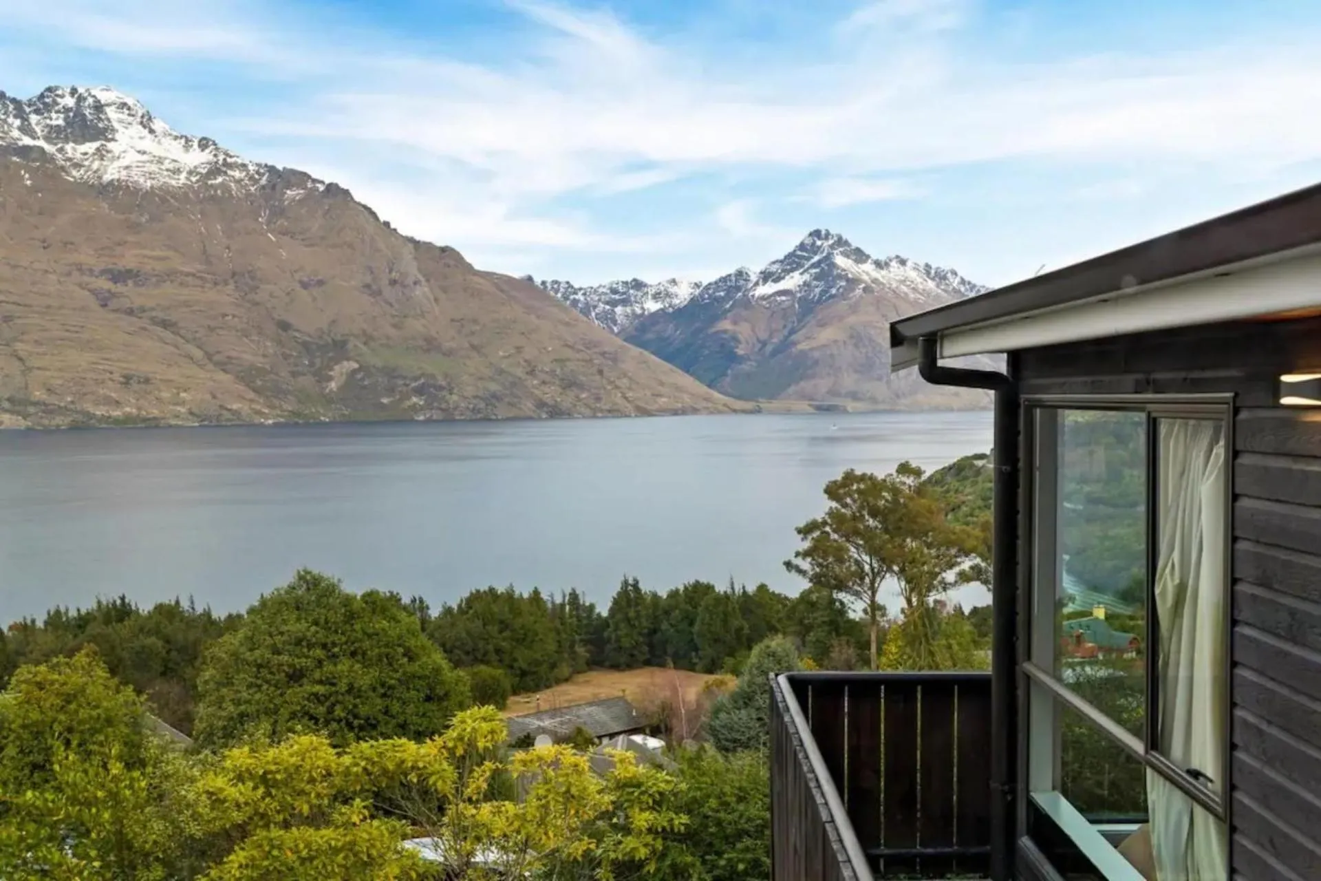 The Alpine - Queenstown Holiday Home