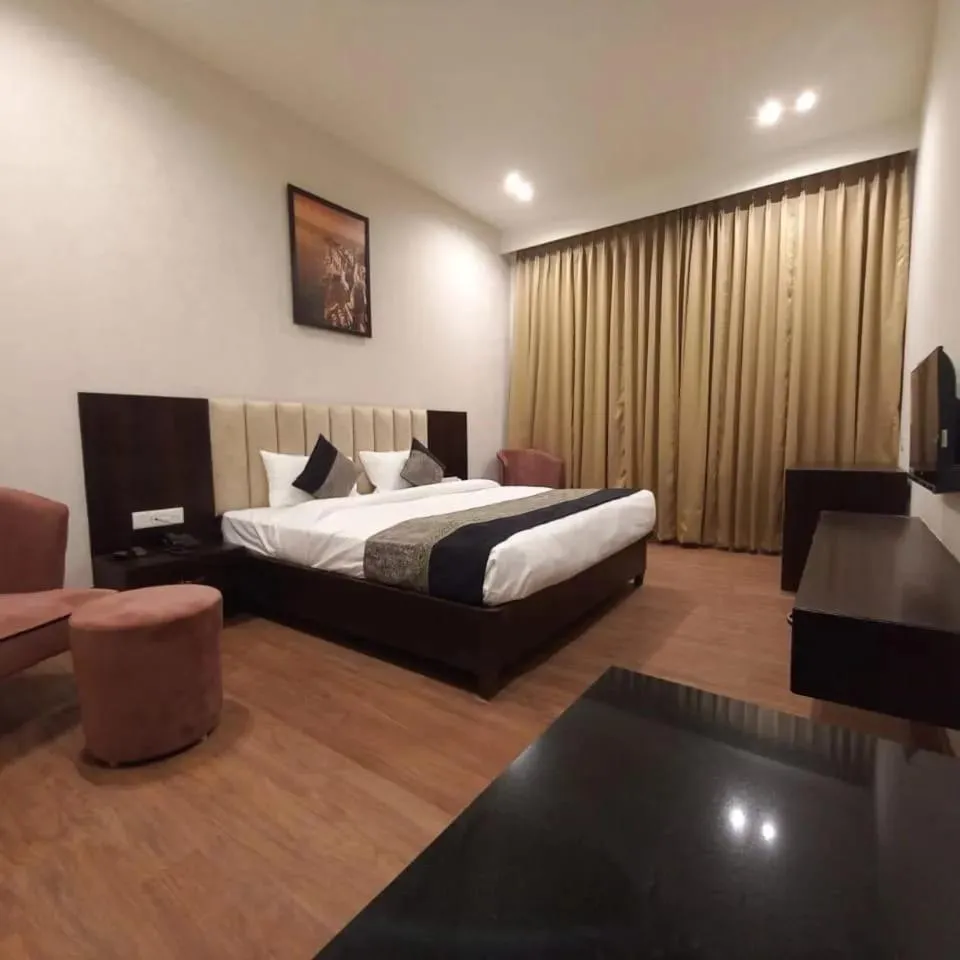 HOTEL DHAROHAR