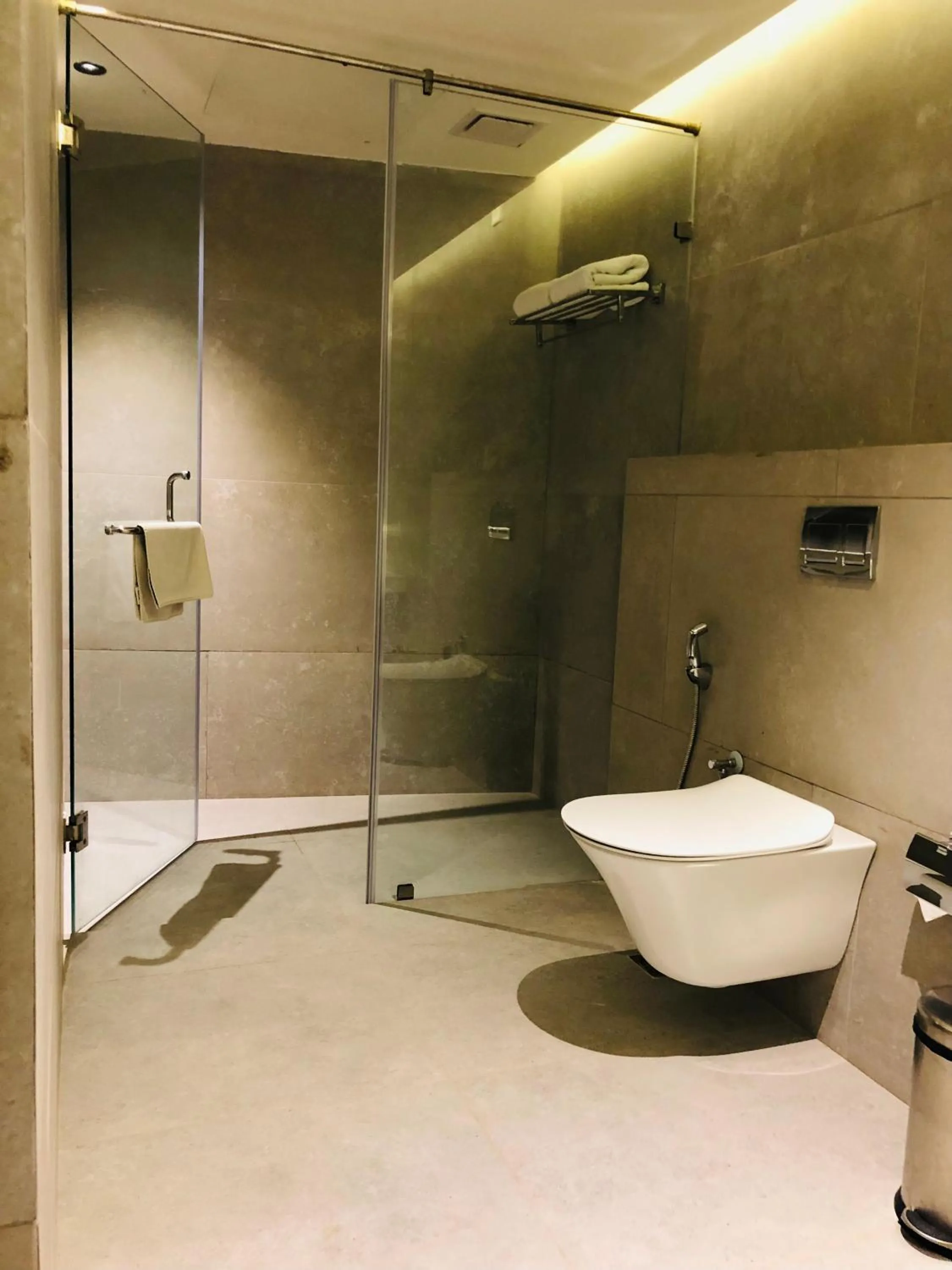 Bathroom in Clover Greens Golf Course and Resort