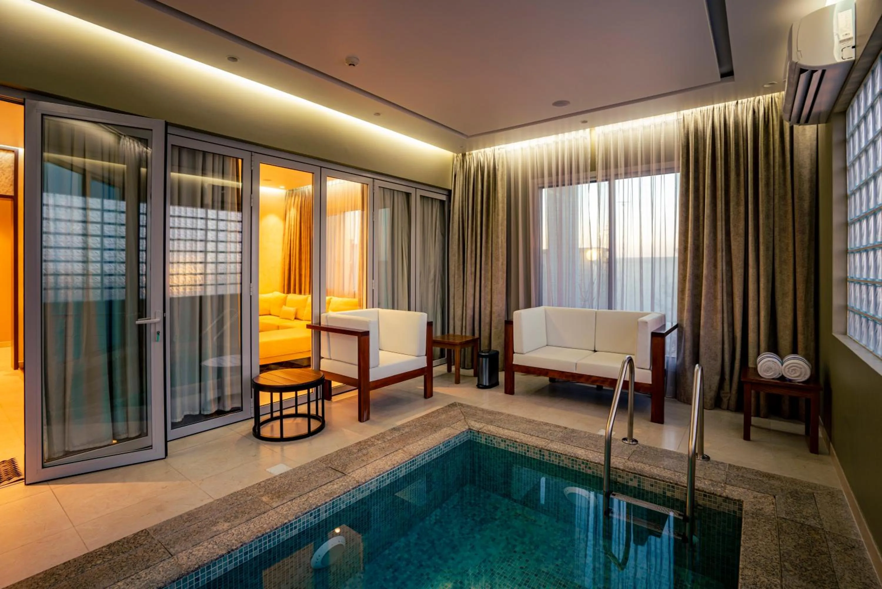 Swimming pool in Damask Resort