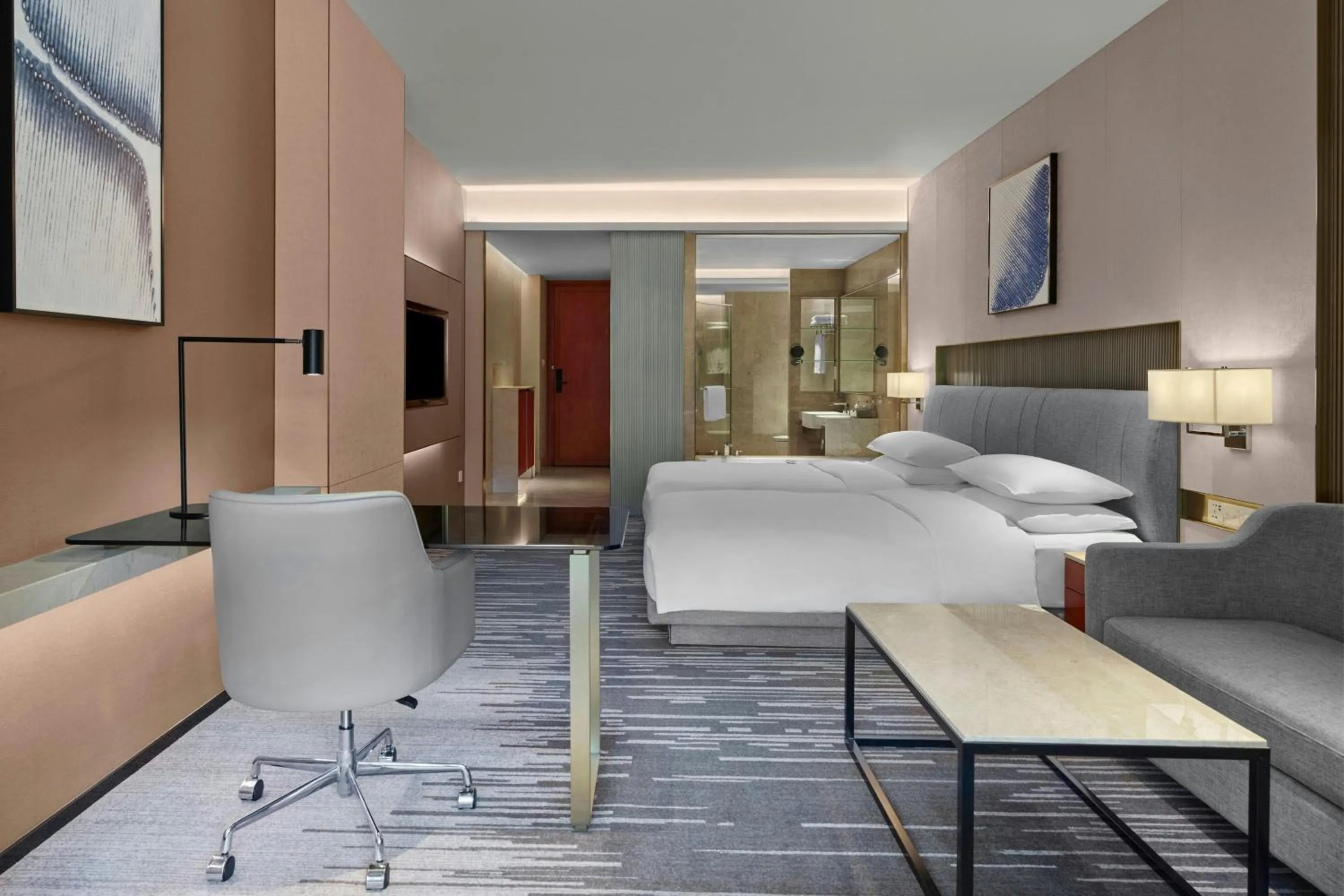 Photo of the whole room in Dongguan Marriott Hotel