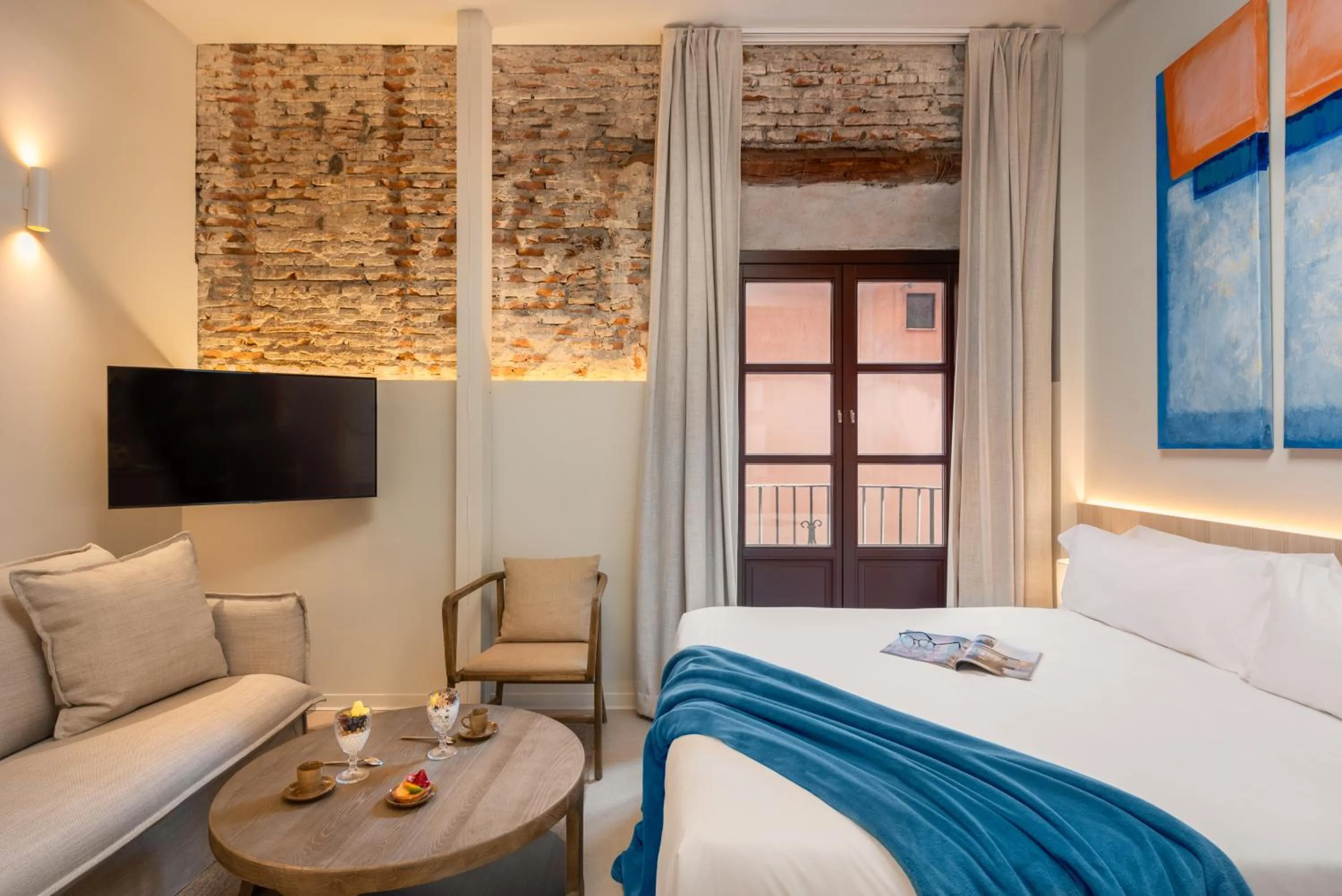 Bed in Coeo Fresca Roof Garden Signature Apartments