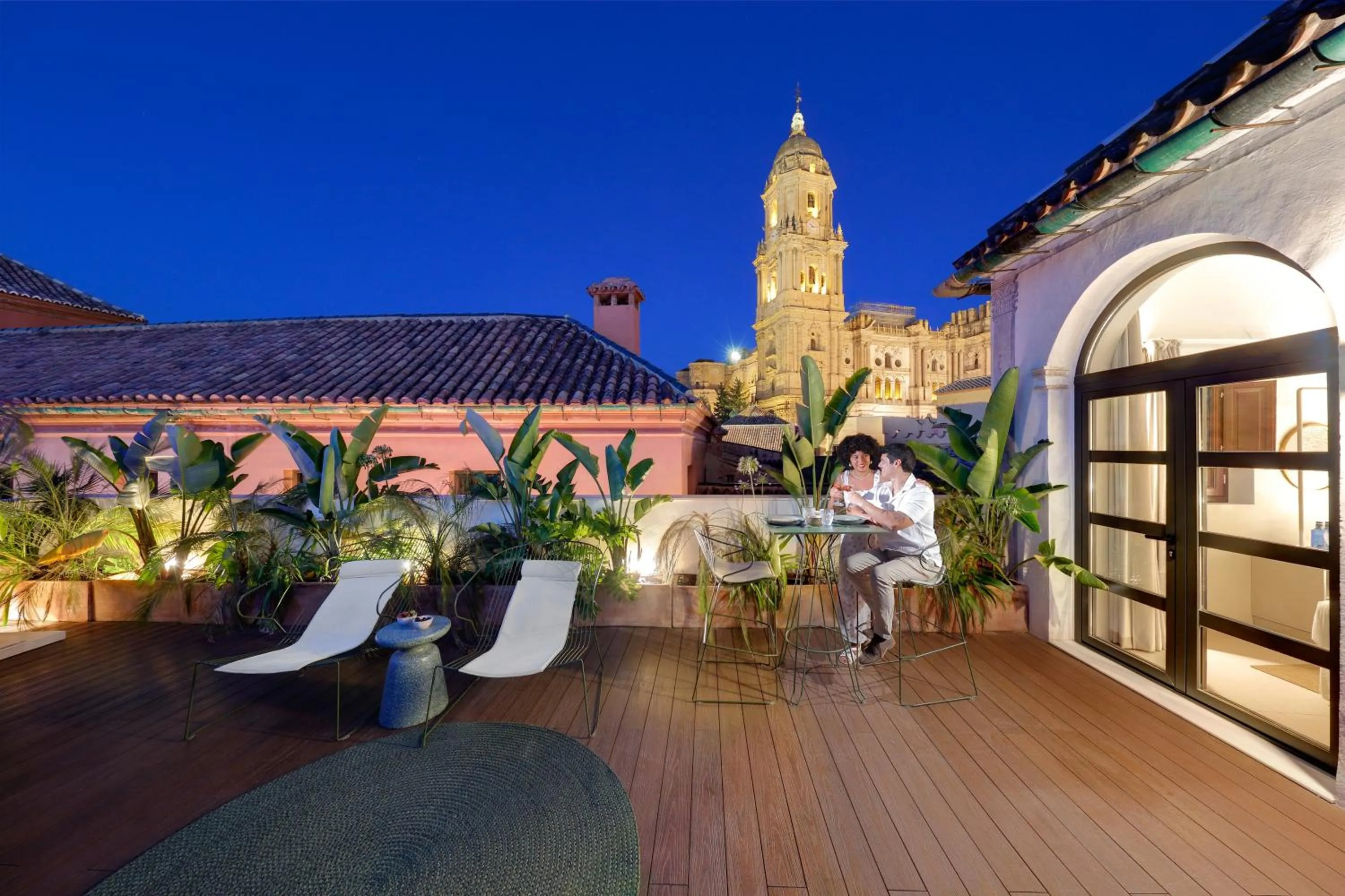 Night in Coeo Fresca Roof Garden Signature Apartments