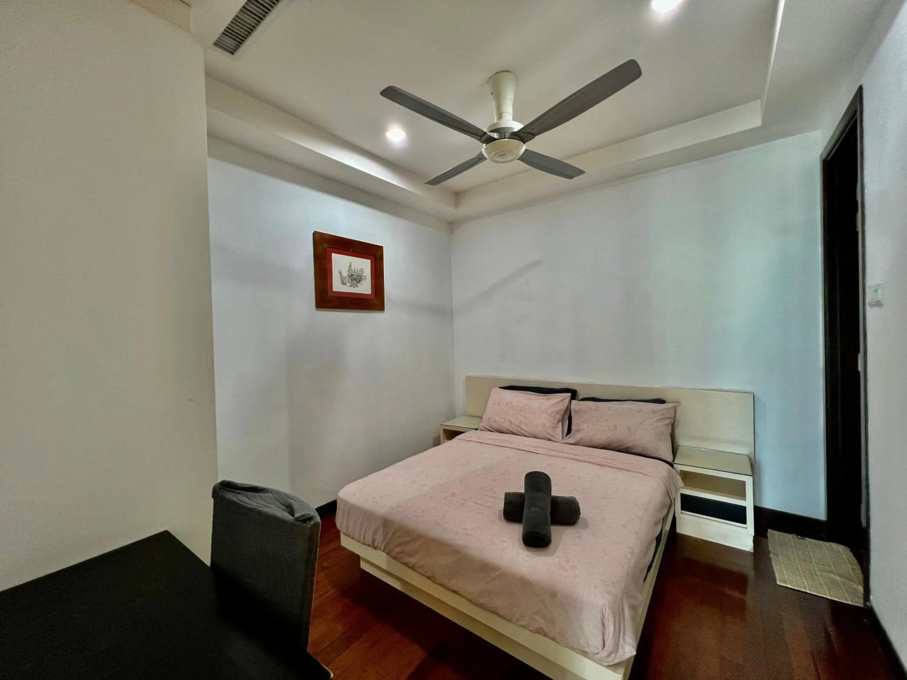 Bed in Casa Residency Service Apartment