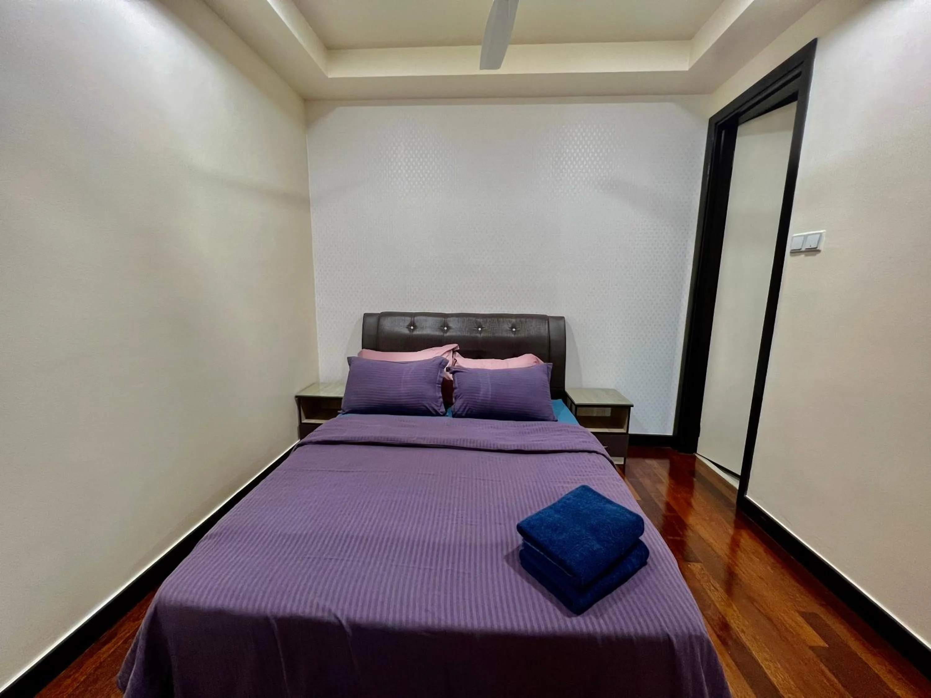 Bed in Casa Residency Service Apartment