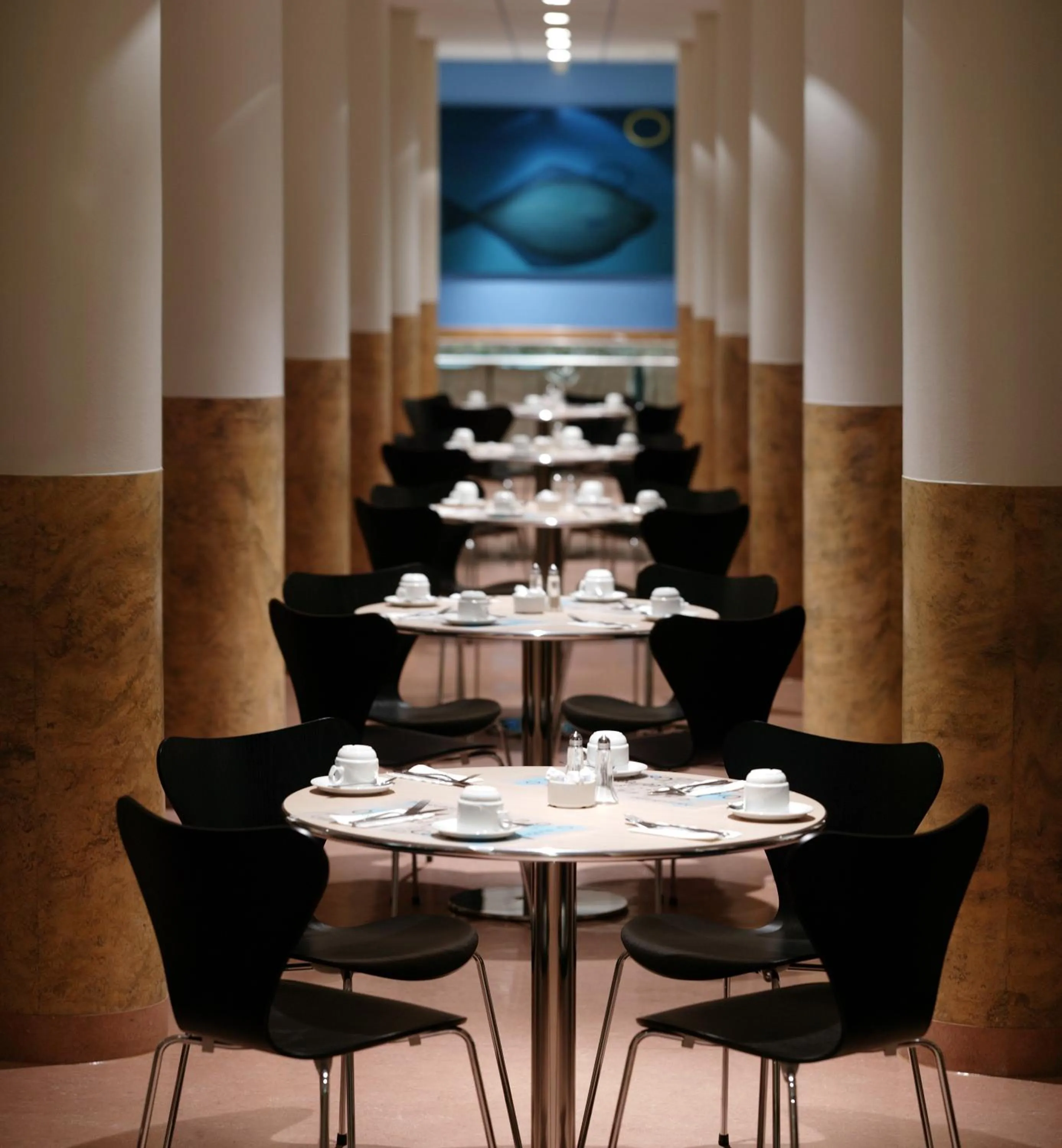 Restaurant/places to eat in Hotel Edda Akureyri