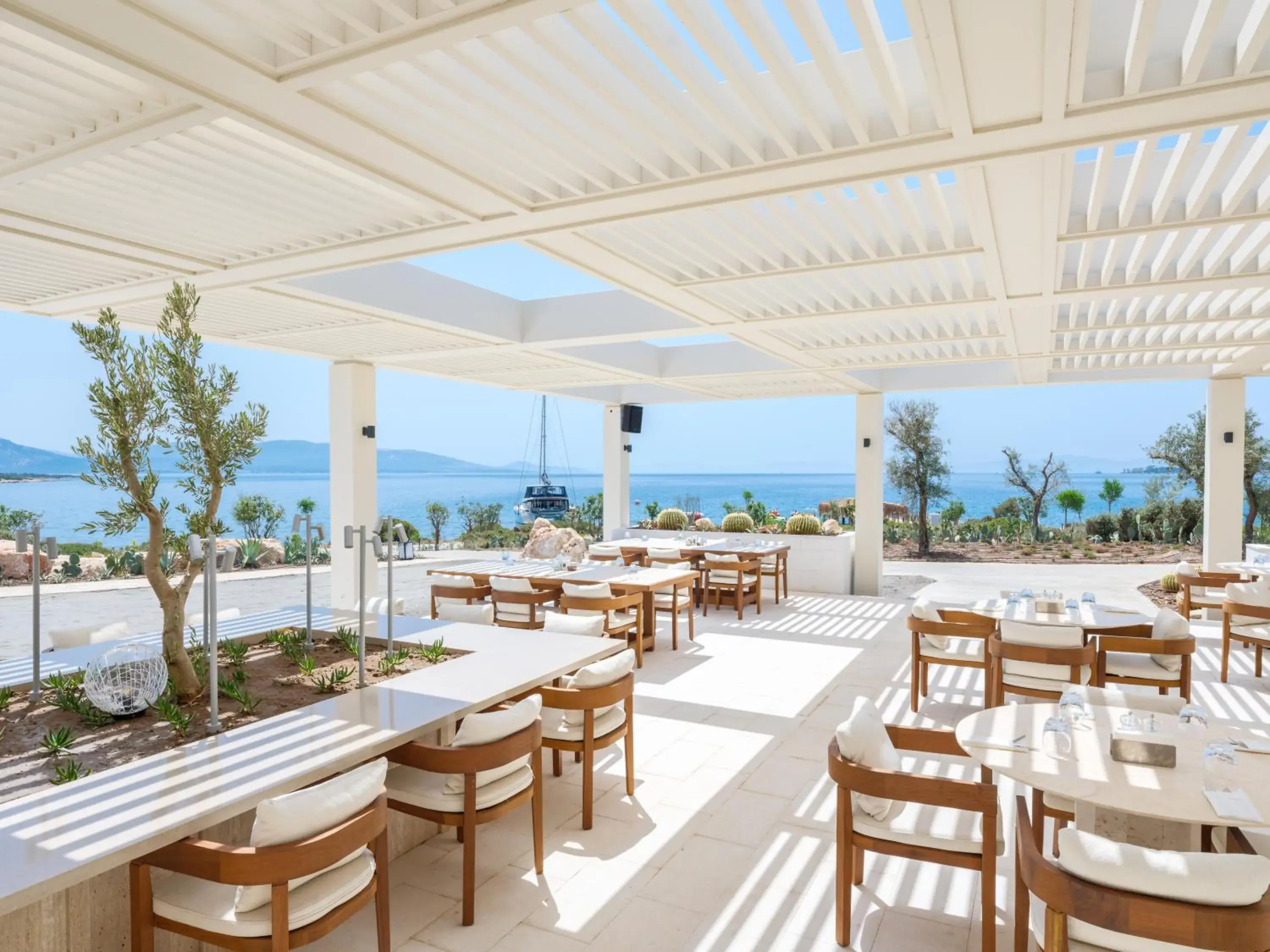 Restaurant/places to eat in Anda Barut Collection - Ultra All Inclusive Restaurant/places to eat in Anda Barut Collection - Ultra All Inclusive