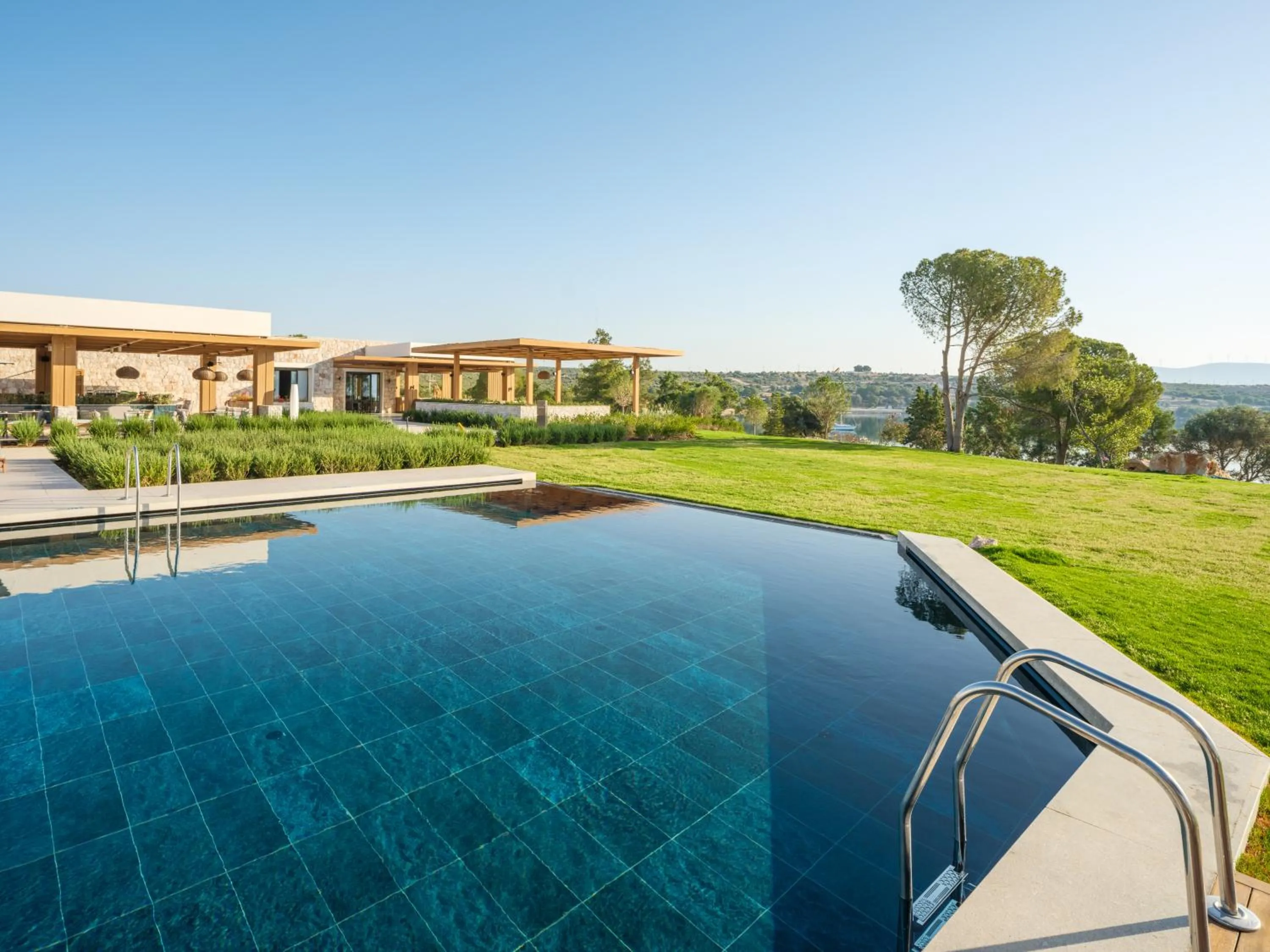 Day in Anda Barut Collection - Ultra All Inclusive