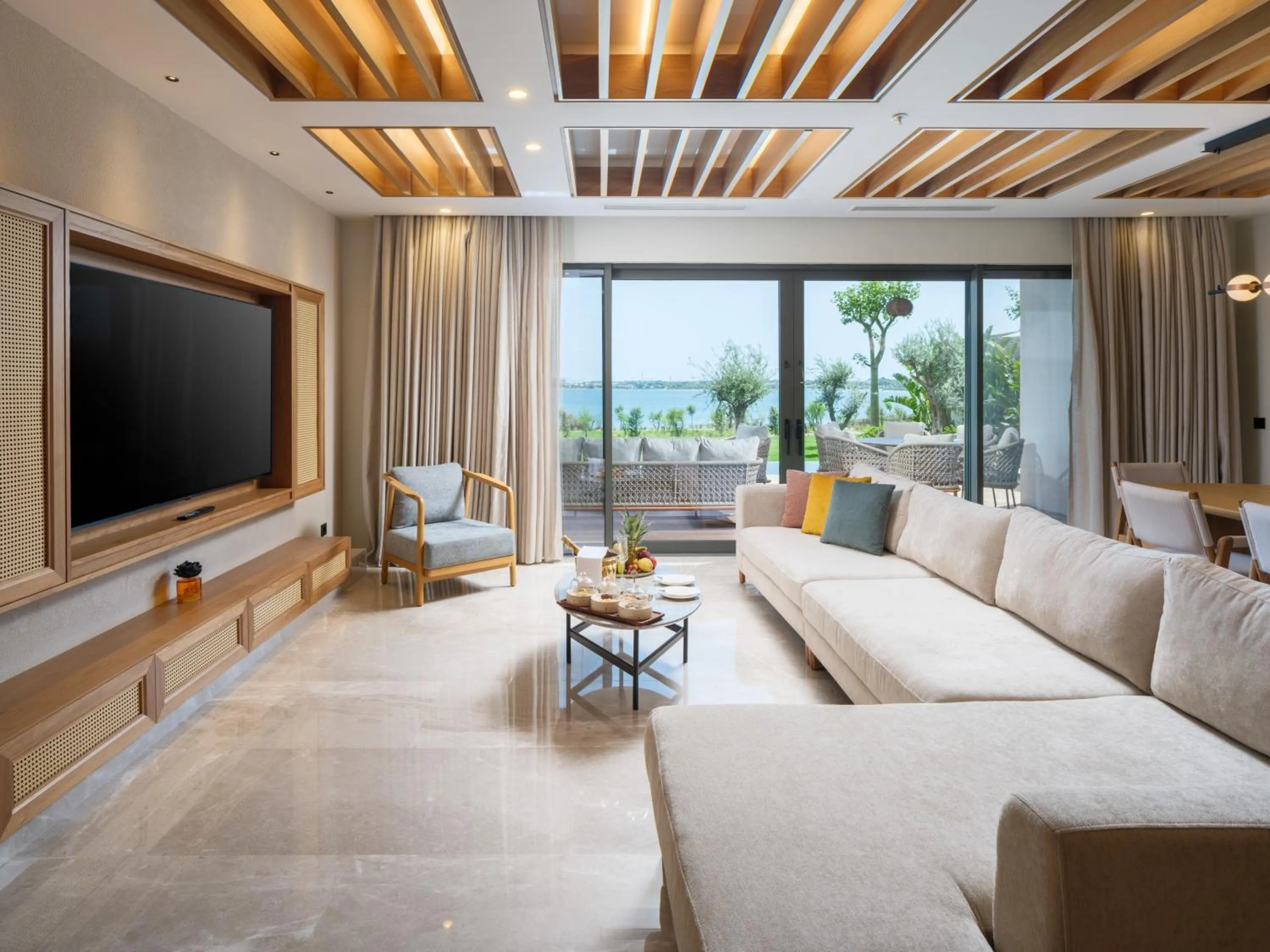 TV and multimedia, Bed in Anda Barut Collection - Ultra All Inclusive