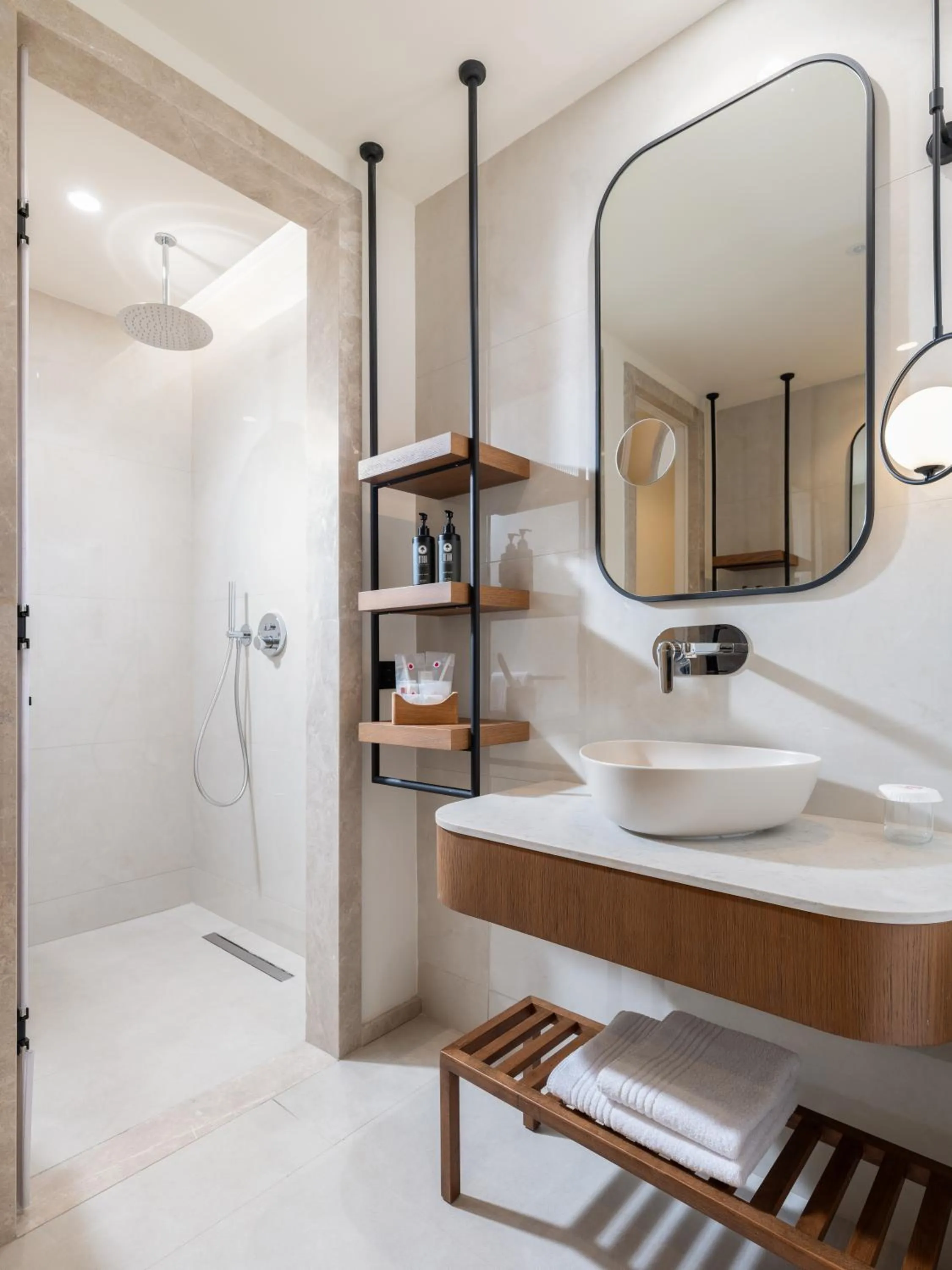 Shower in Anda Barut Collection - Ultra All Inclusive