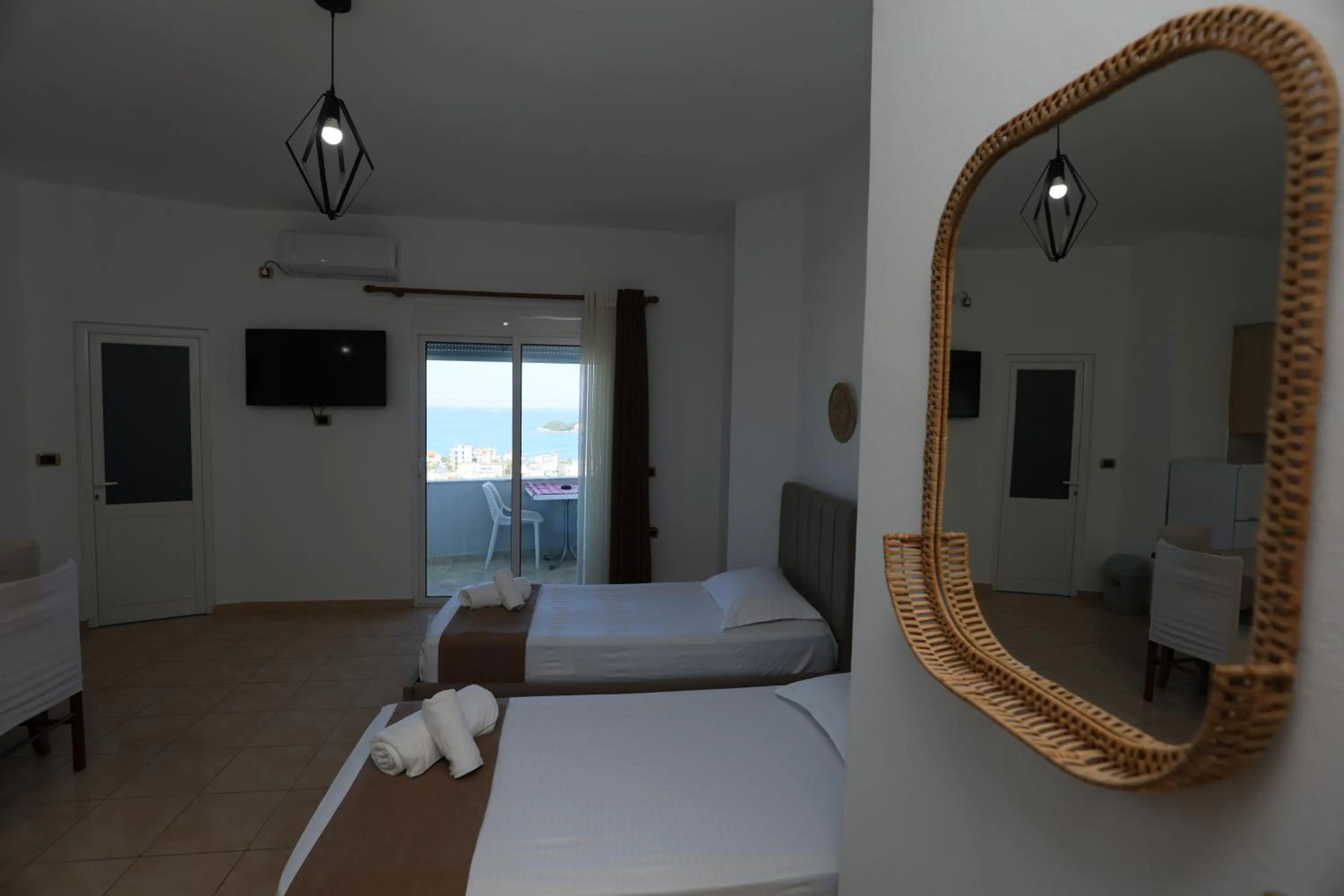 TV and multimedia, Bed in Michelle Apartments