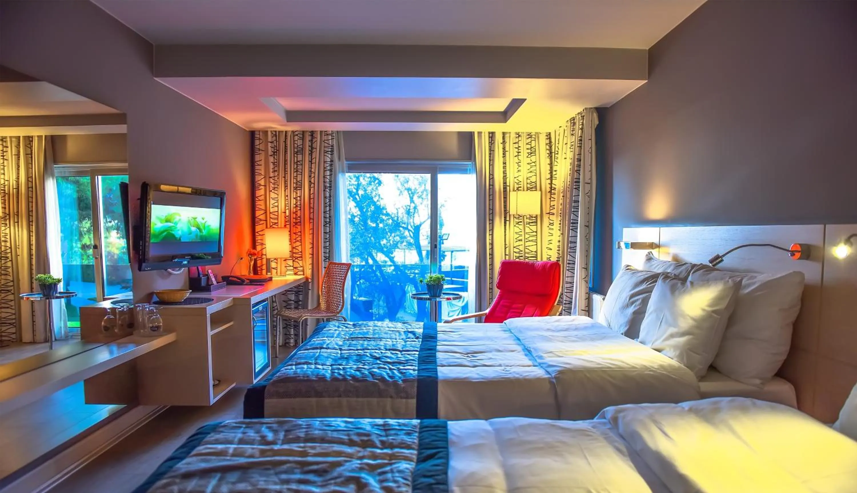 Bed in Denizatı Plus Hotel