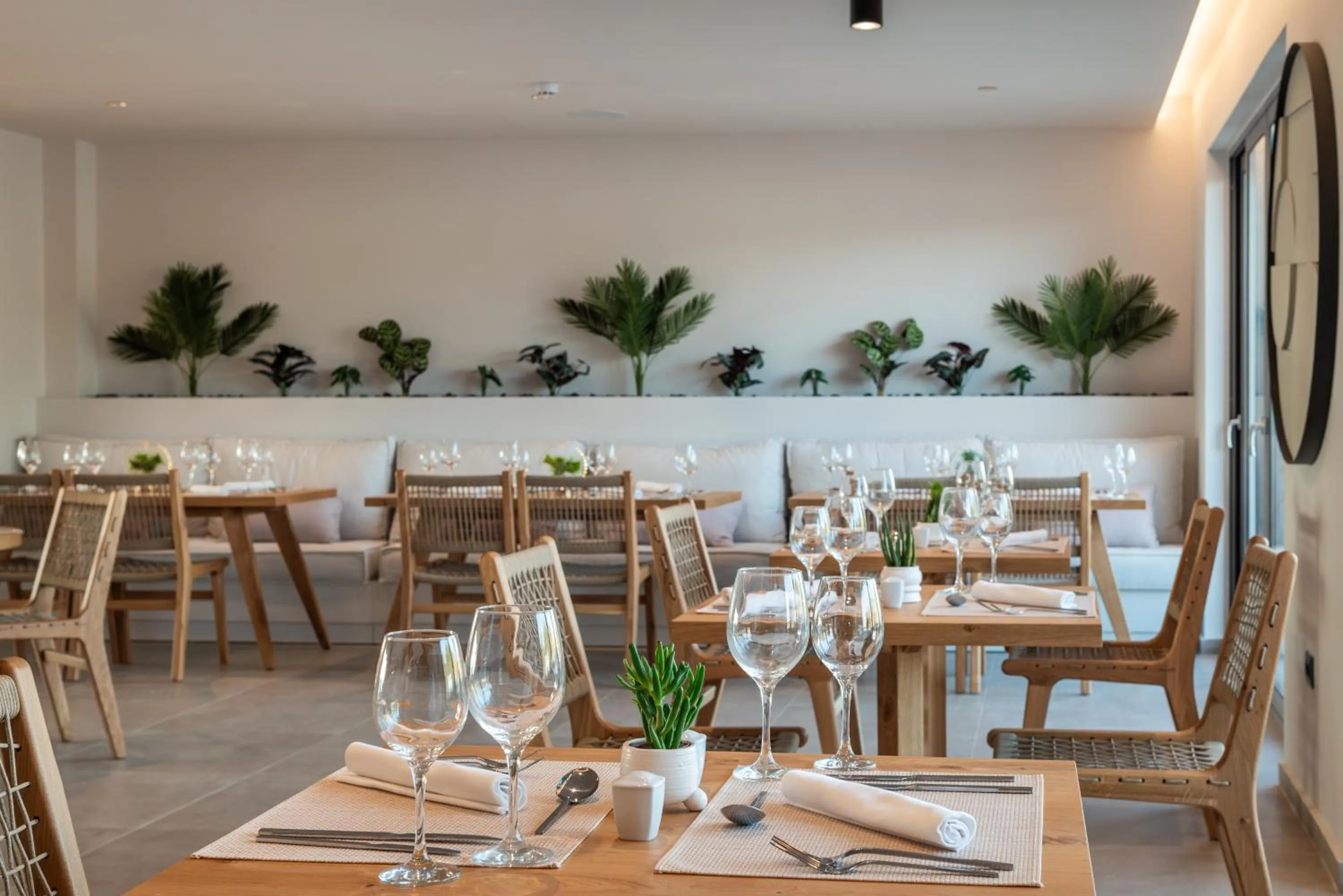 Restaurant/places to eat in Paralos Kyma Dunes Adults Only