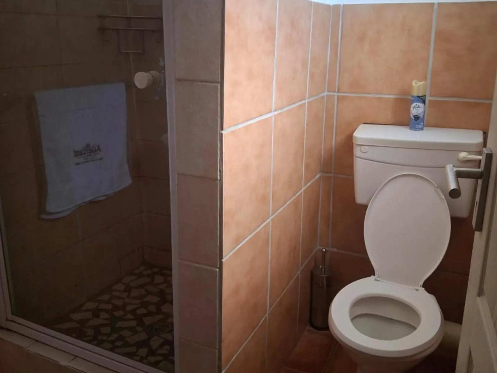 Shower in Akkerdam Bed and Breakfast