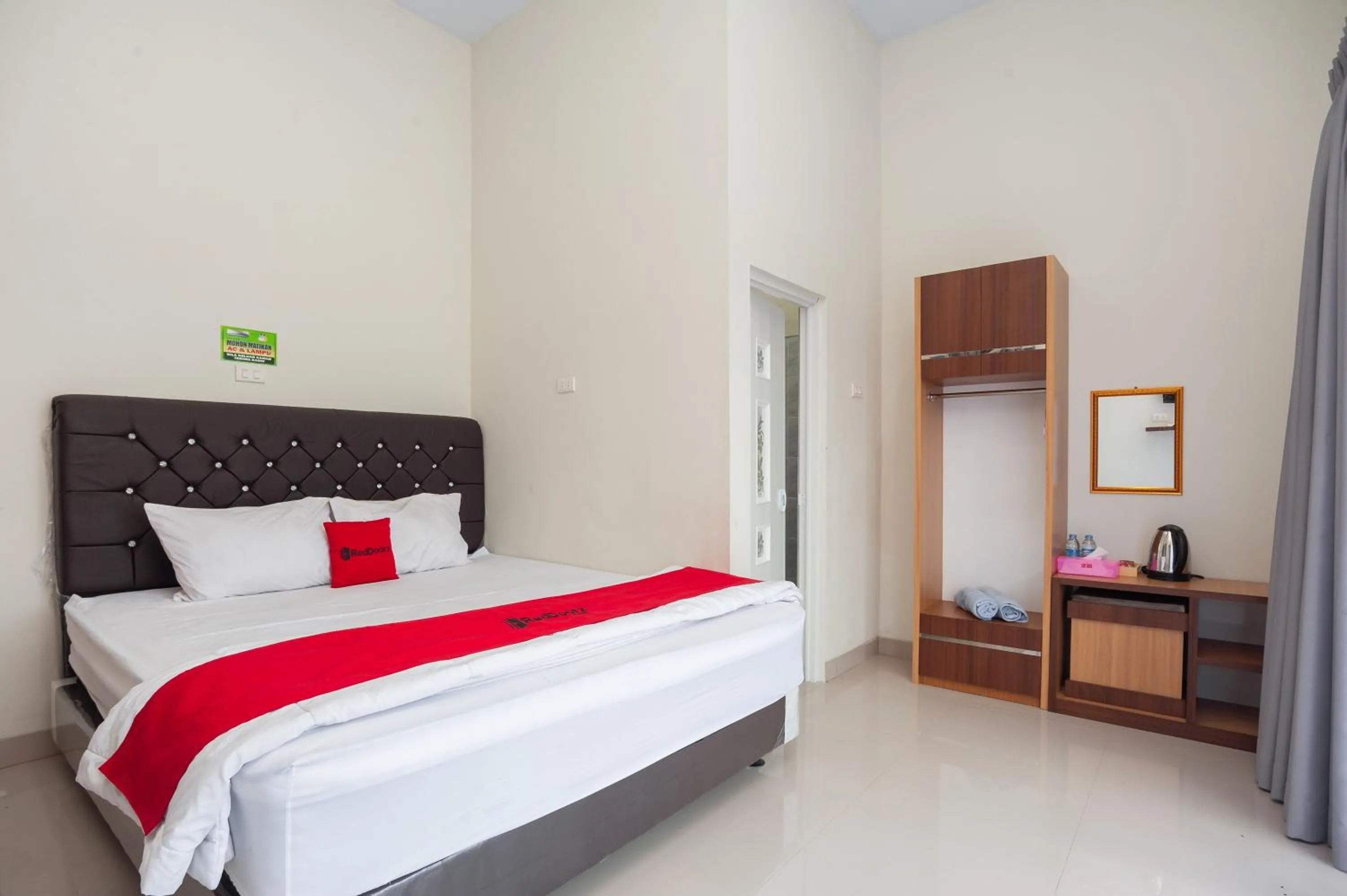 RedDoorz @ Jalan Urip Sumoharjo Lampung 2