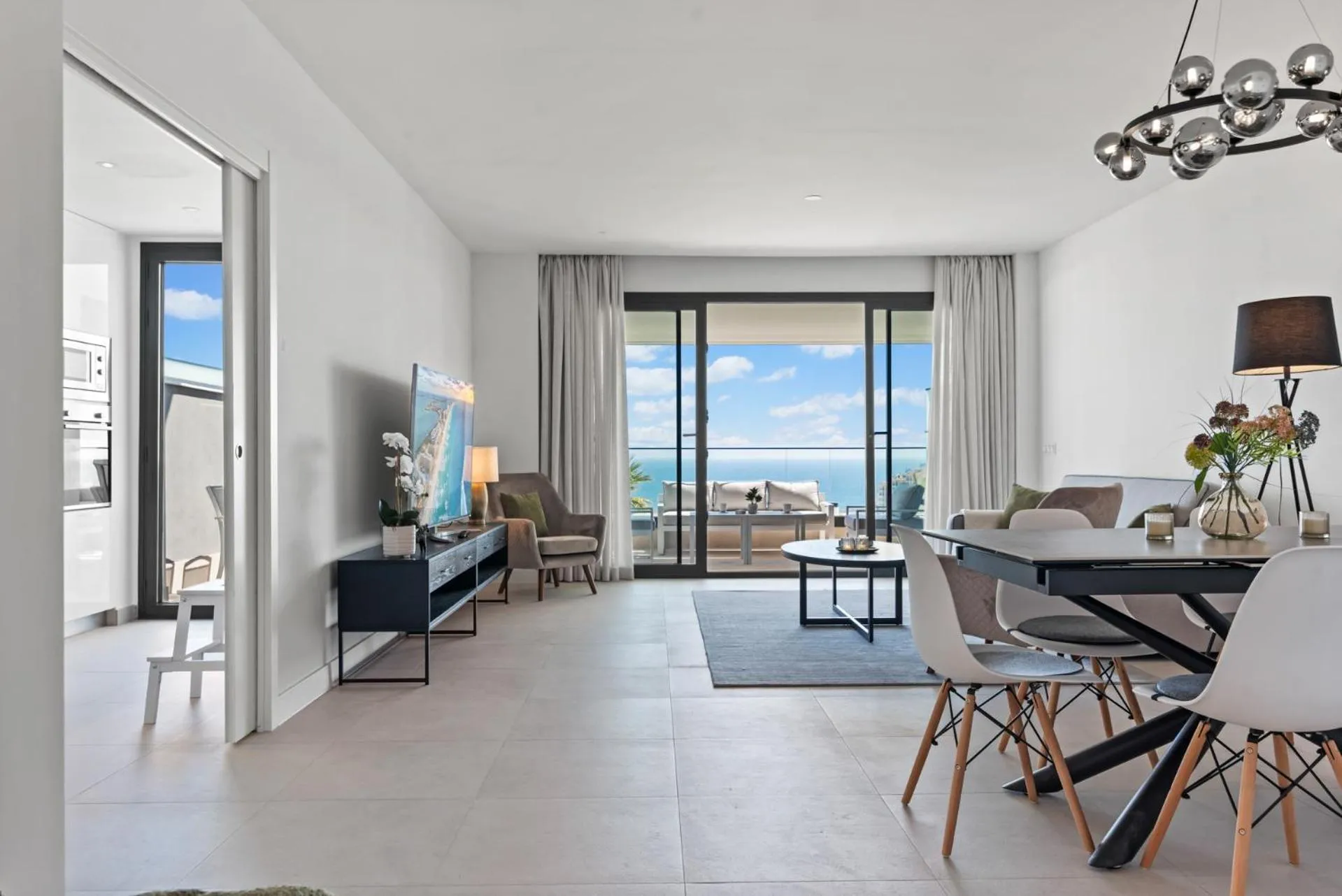Seaview apt with pool by Costarentals - Ref M21