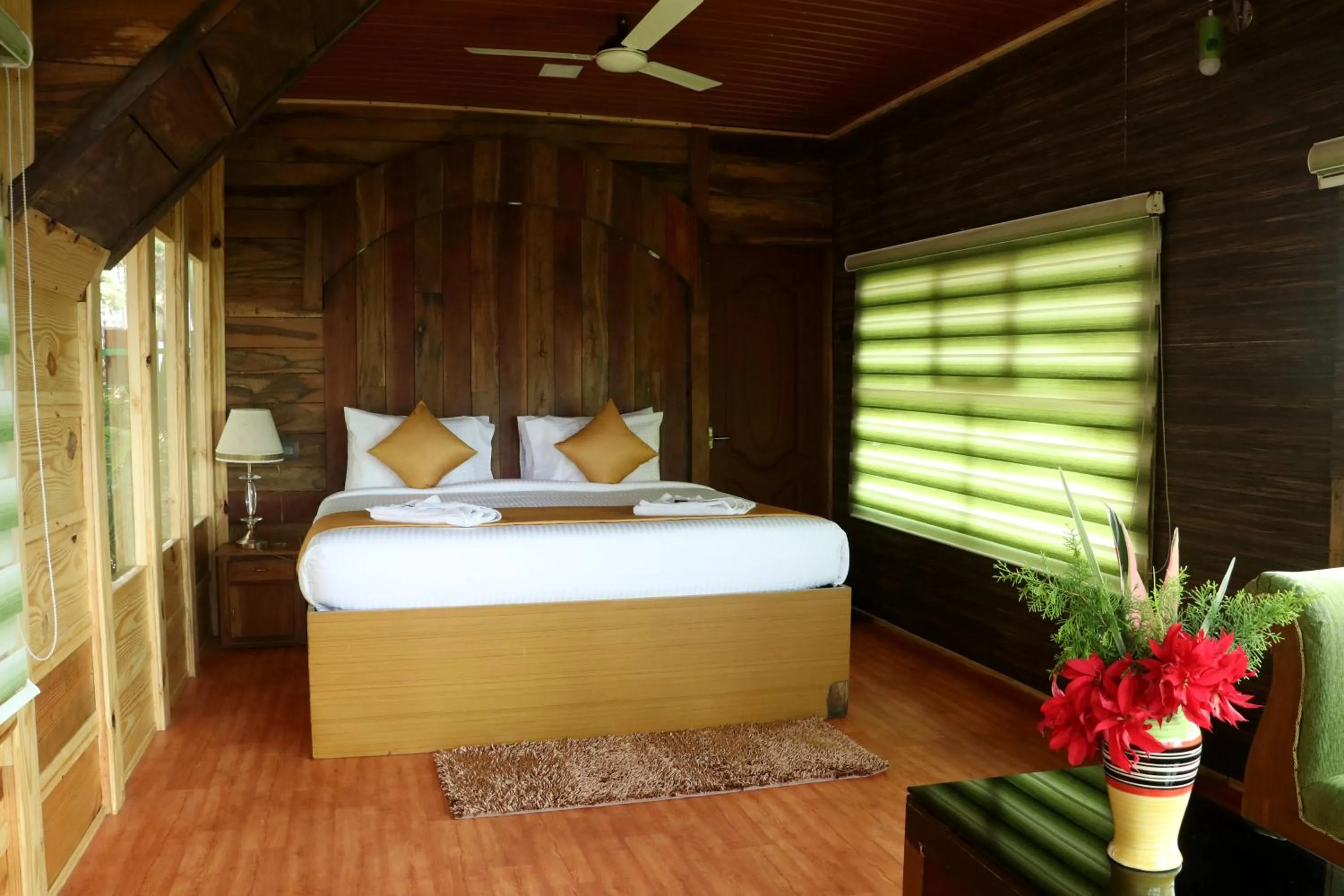 Bedroom in Spring Muunnar, Munnar