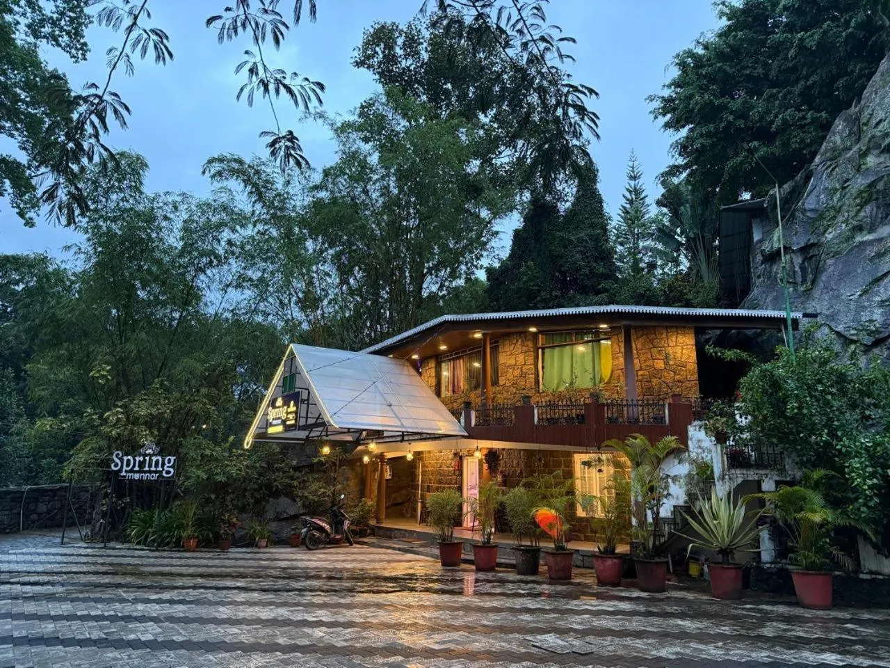 Facade/entrance in Spring Muunnar, Munnar
