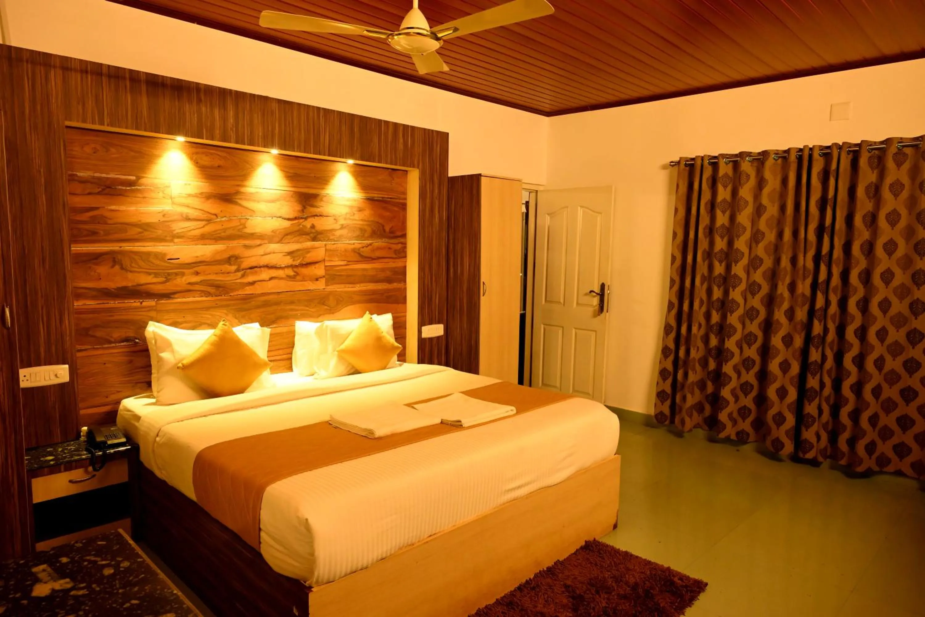 Bedroom in Spring Muunnar, Munnar