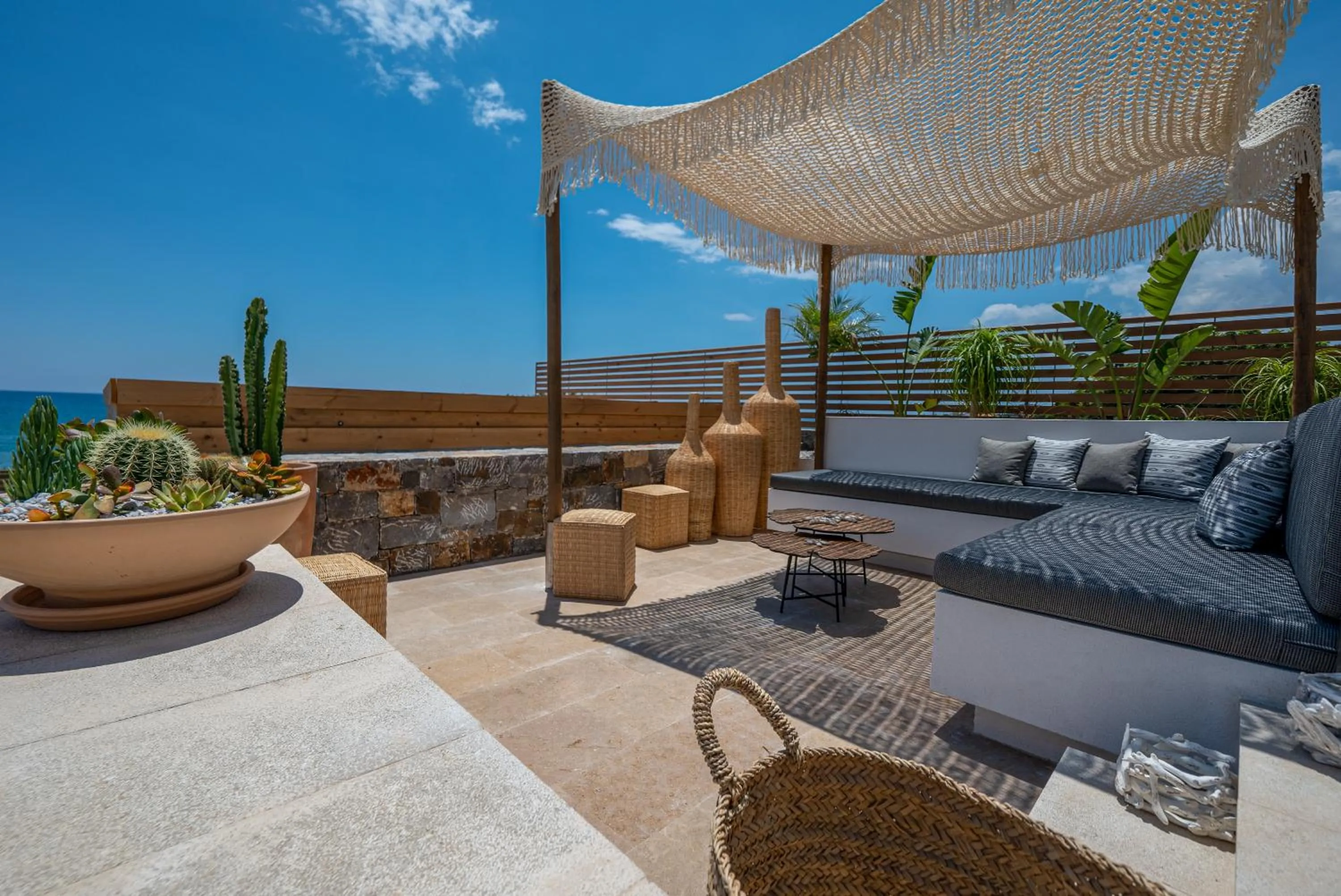 Patio in Mnḗmē Suites & Villas