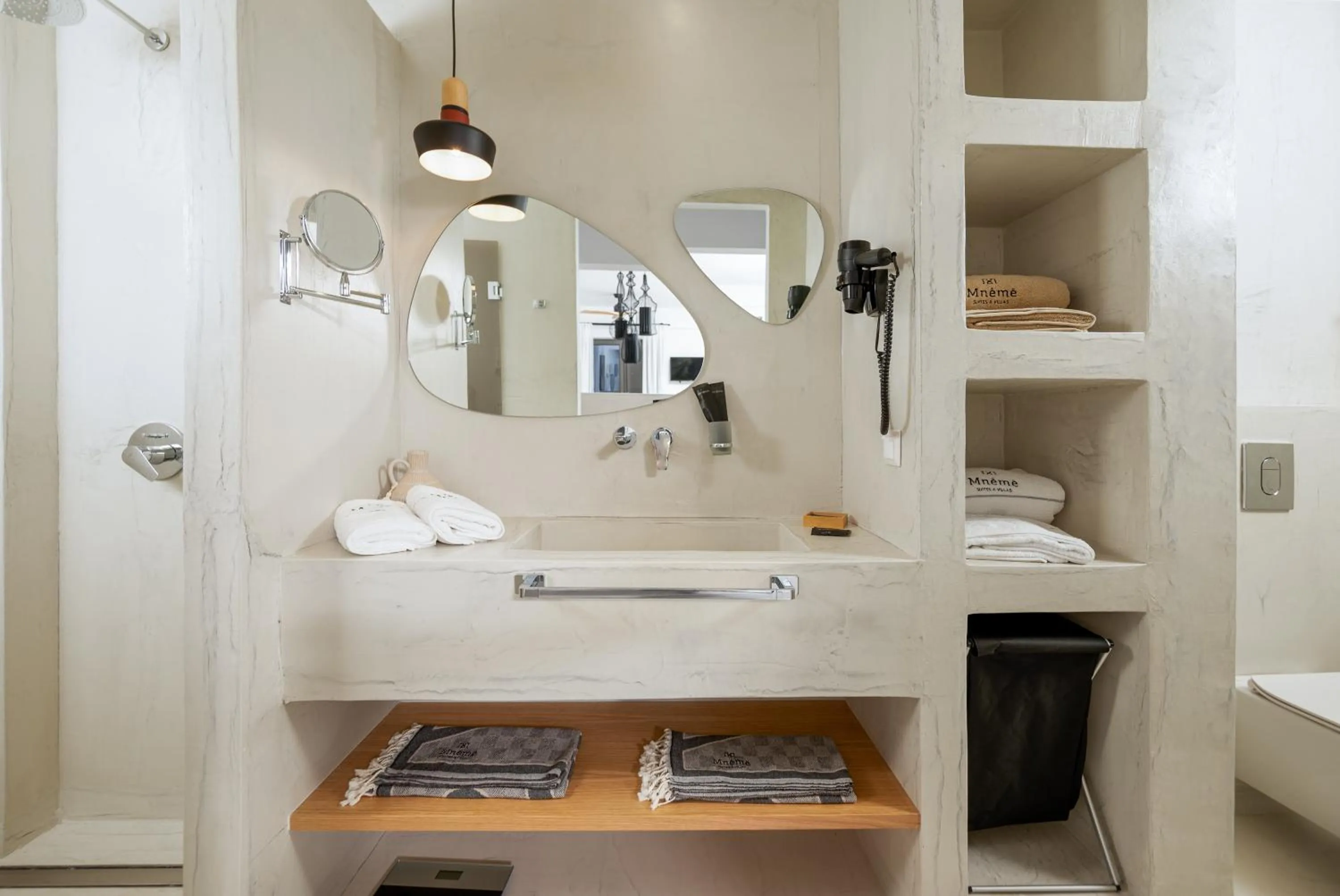 Bathroom in Mnḗmē Suites & Villas