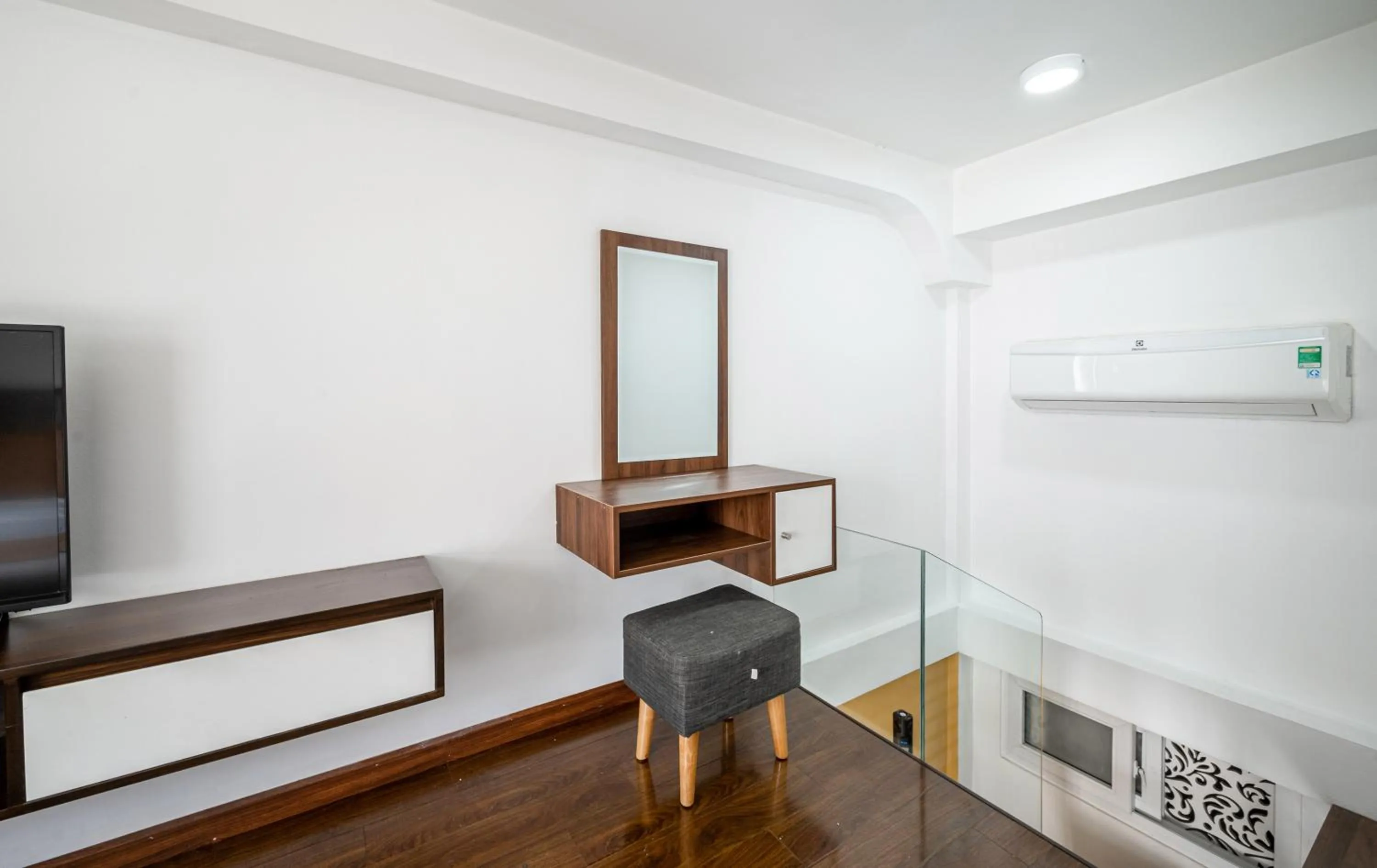 TV and multimedia in Cozrum Homes - Sonata Residence