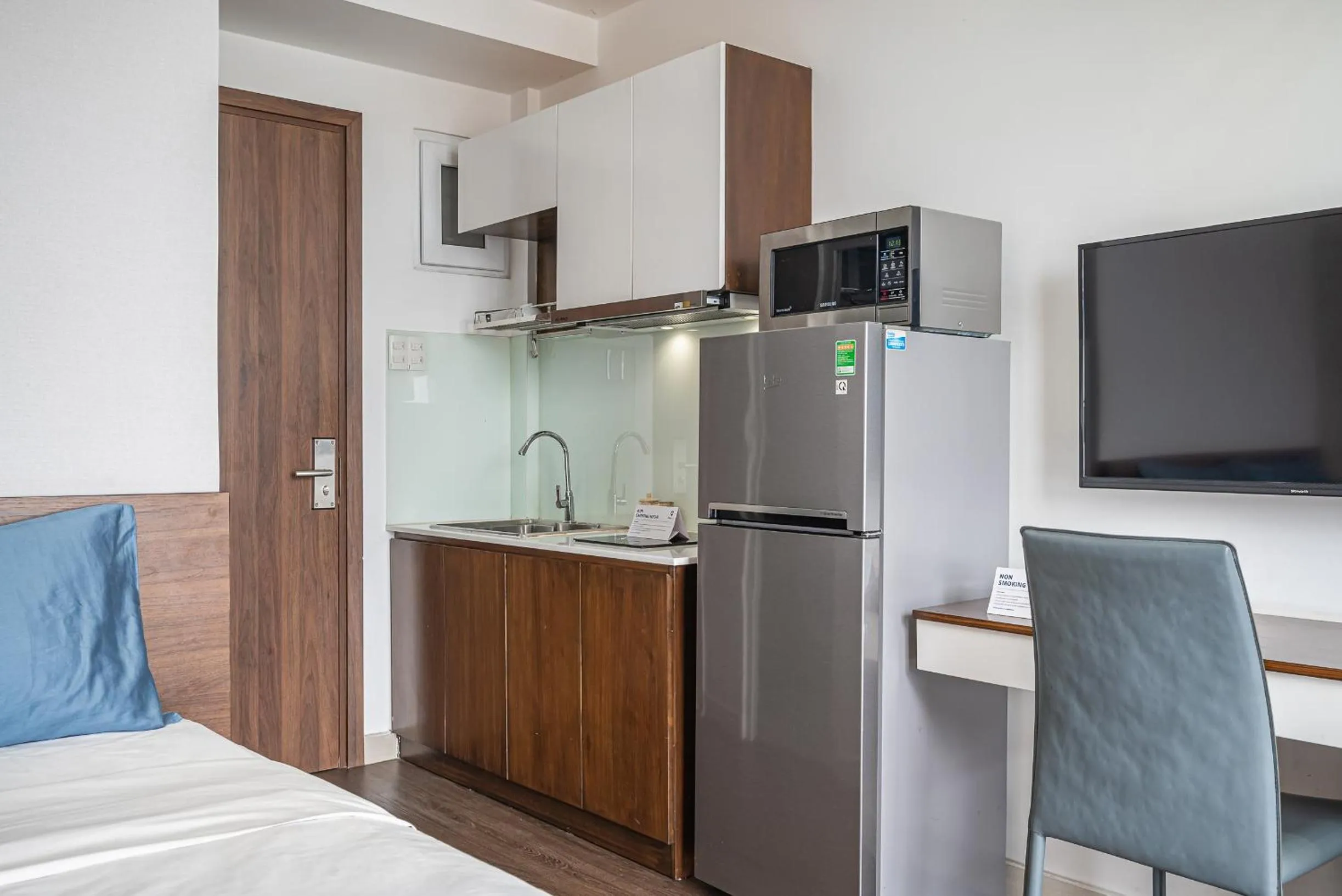 TV and multimedia in Cozrum Homes - Sonata Residence