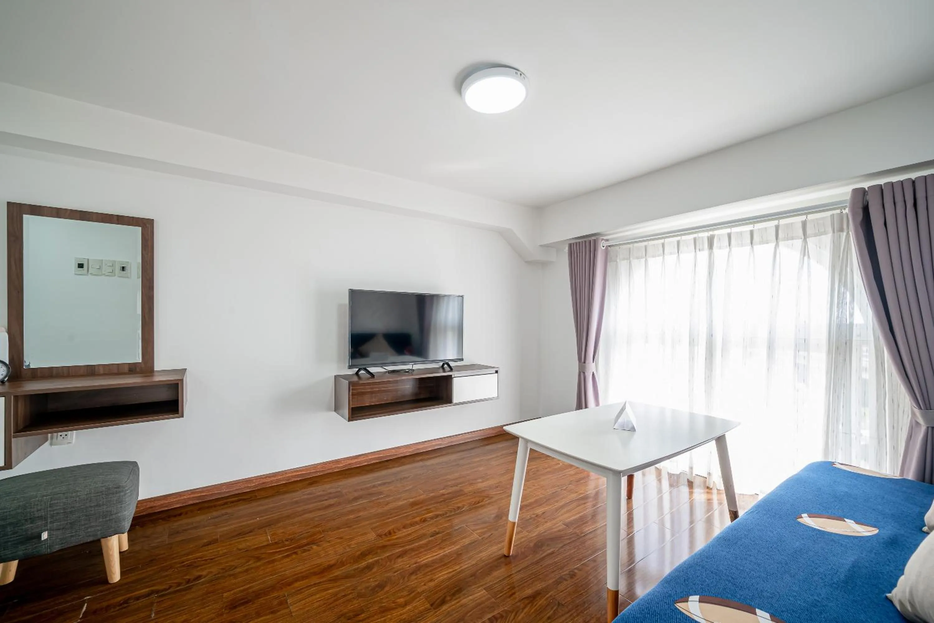 TV and multimedia in Cozrum Homes - Sonata Residence