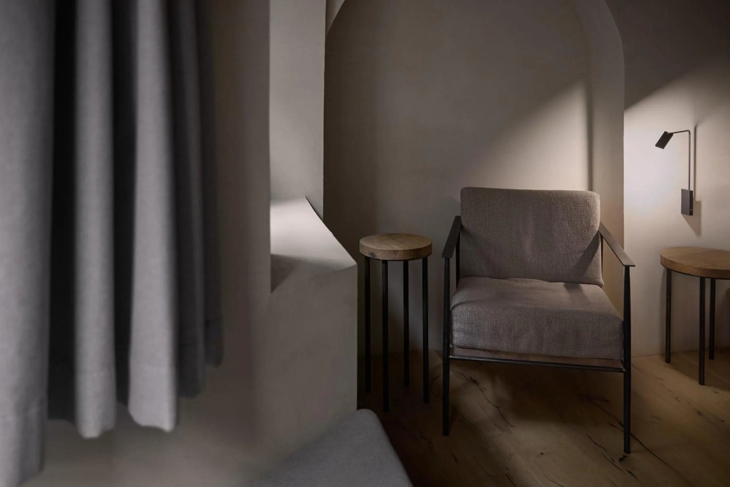 Photo of the whole room in fink Restaurant & Suites