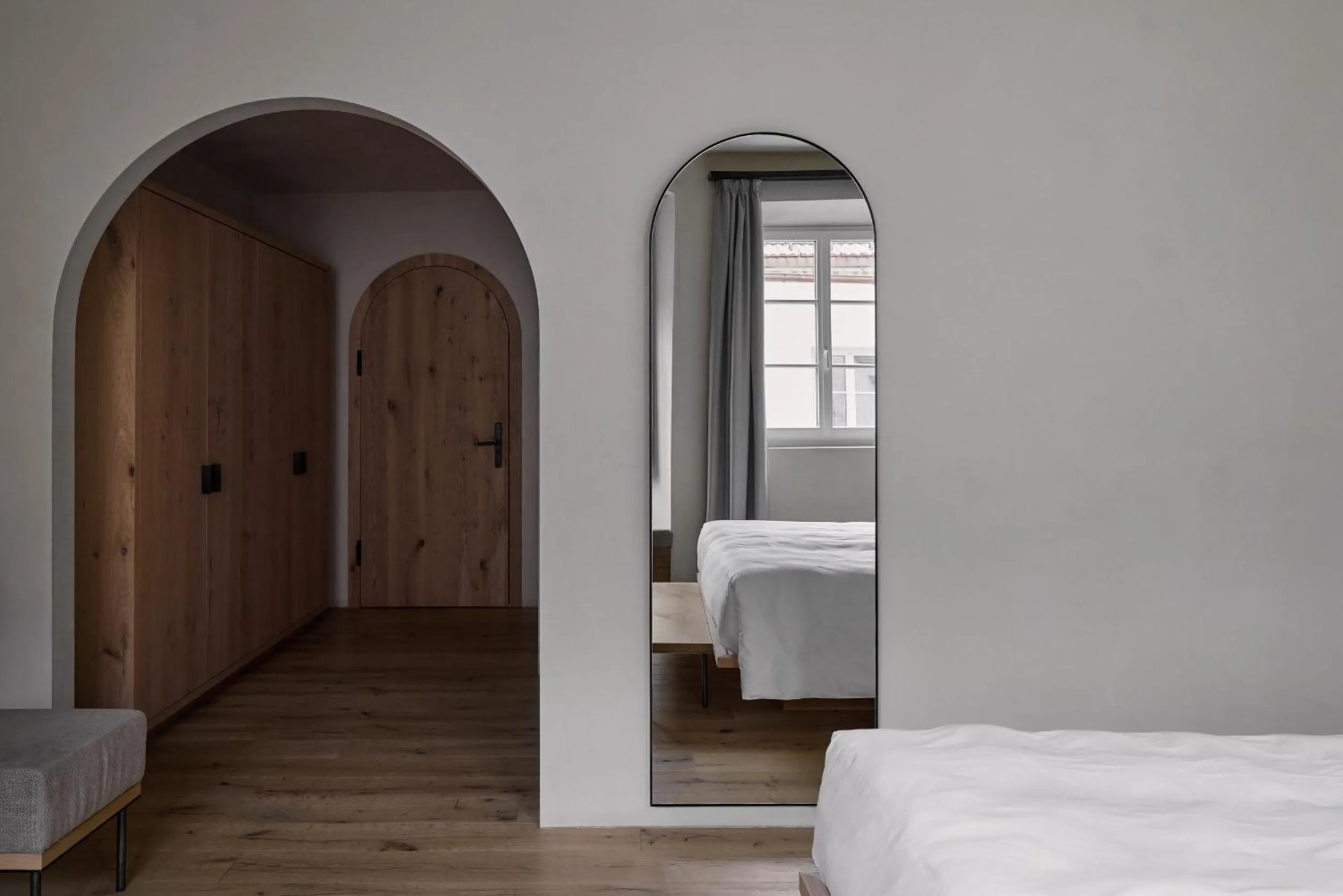 Photo of the whole room, Bed in fink Restaurant & Suites