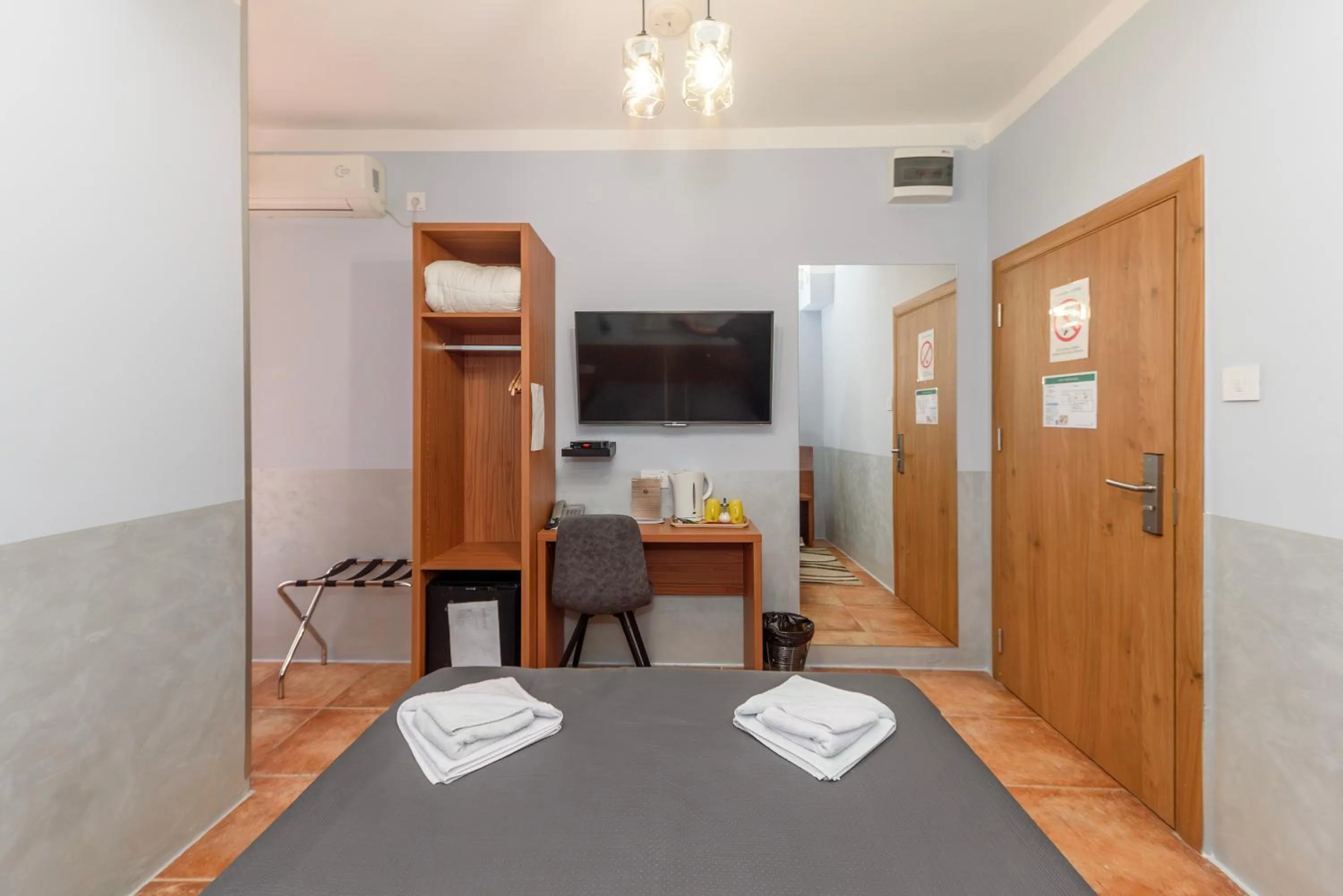 Bed in Garni Hotel Zenit