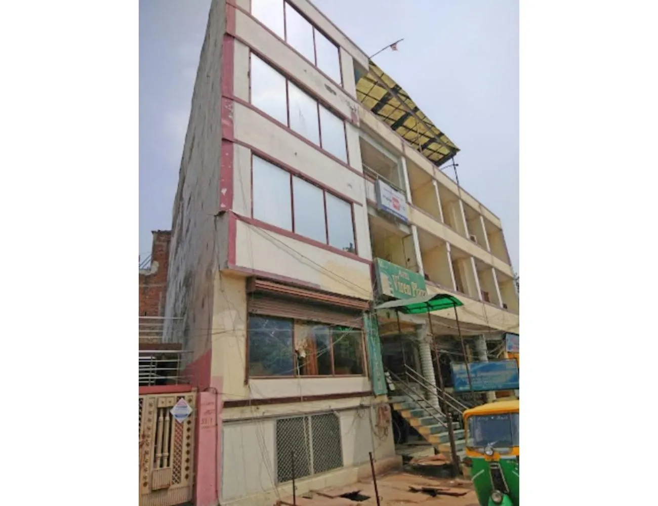 Property building in Viren Plaza, Agra