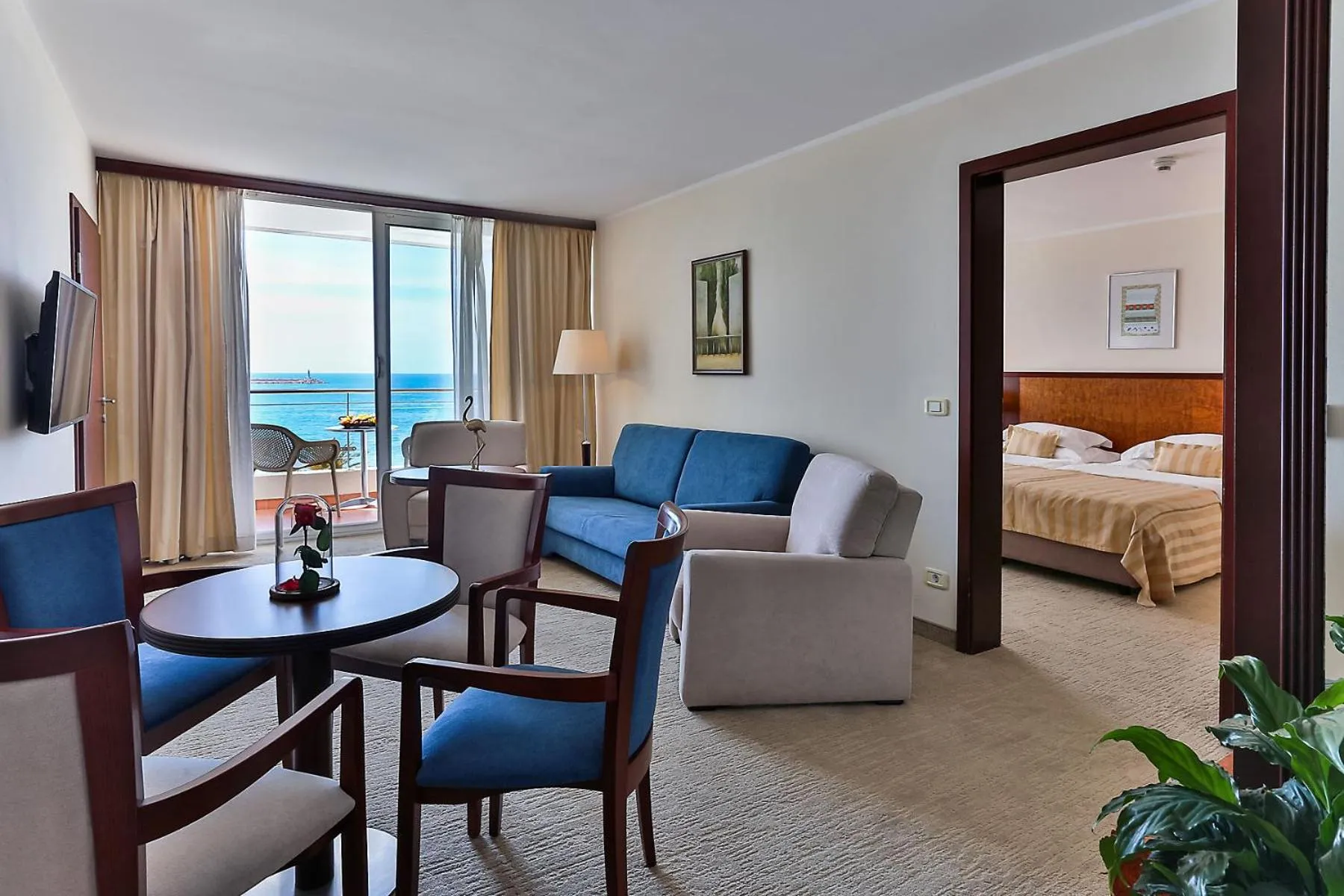 TV and multimedia, Bed in Hotel Princess