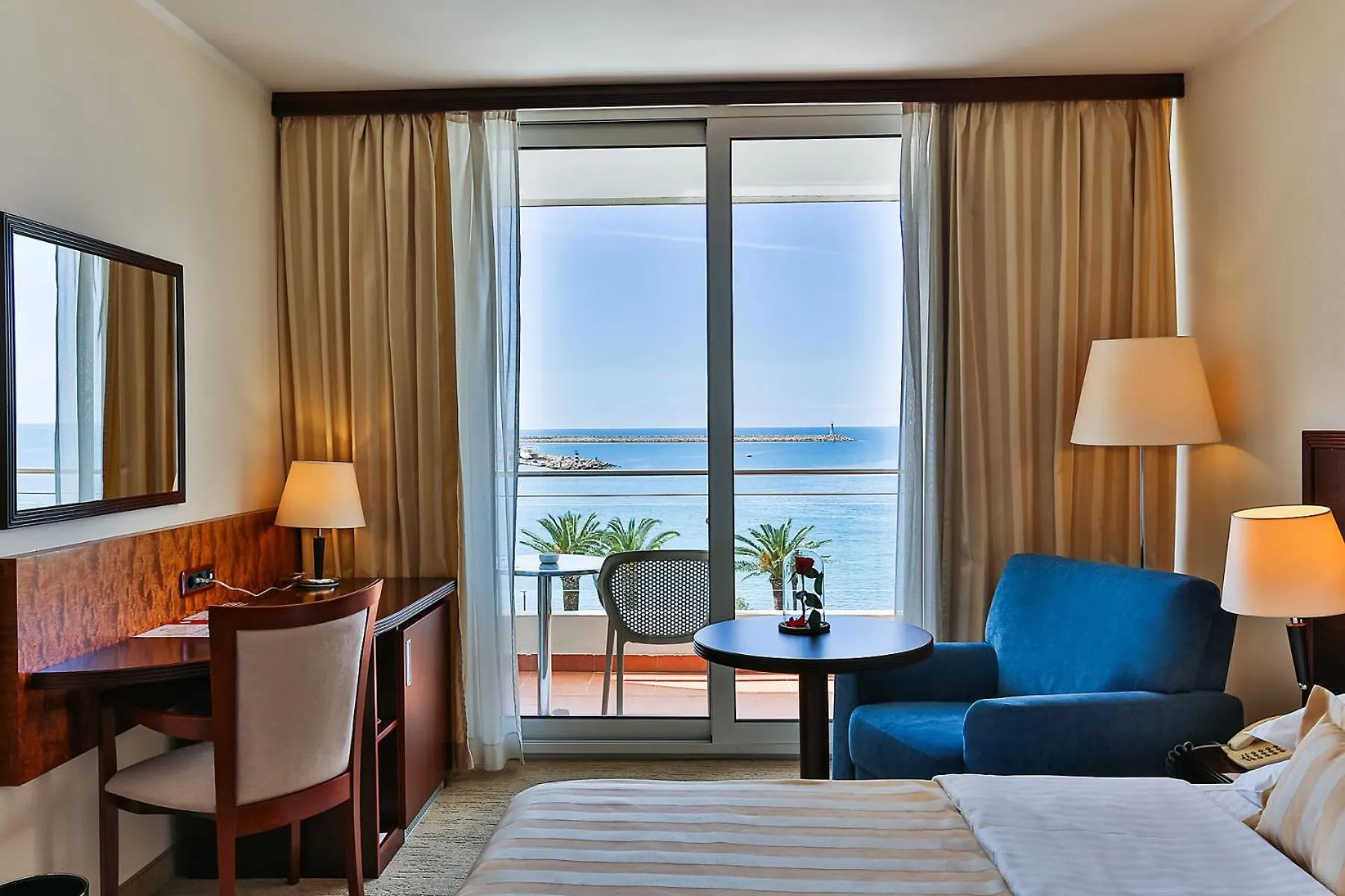 Bed in Hotel Princess