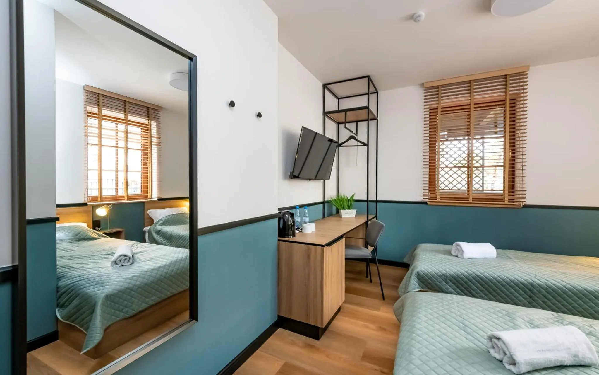 Bed in Noclegi Żelazna 51