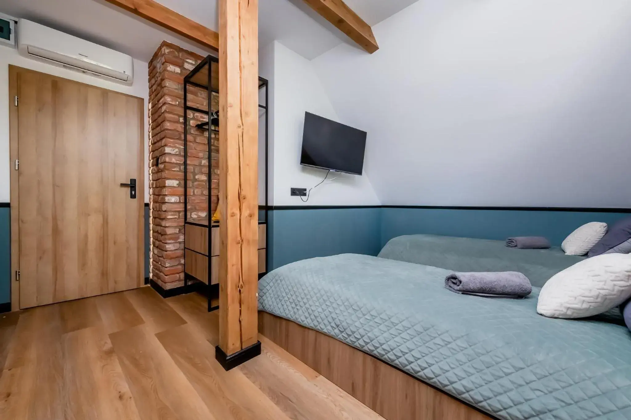 Standard Twin Room in Noclegi Żelazna 51 Standard Twin Room in Noclegi Żelazna 51