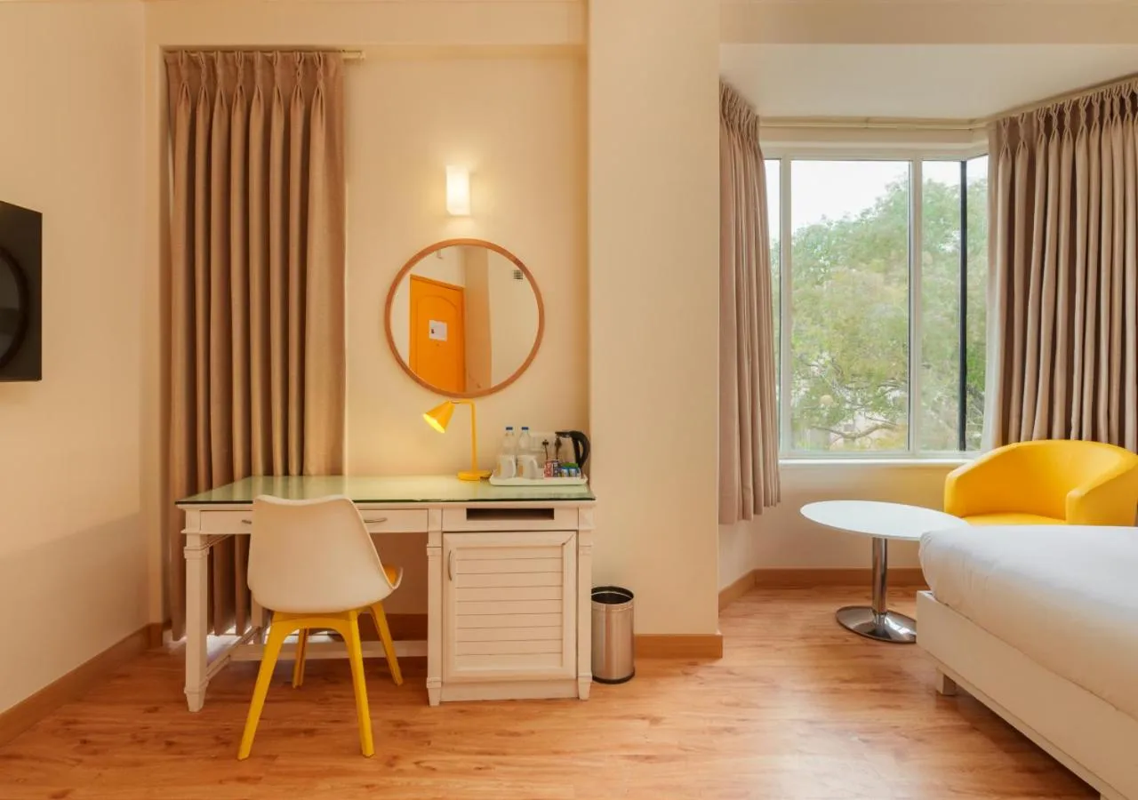 Bed in Bloom Boutique l Connaught Place Area