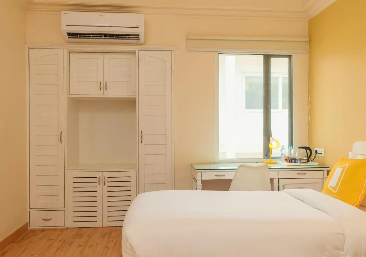 Bed in Bloom Boutique l Connaught Place Area